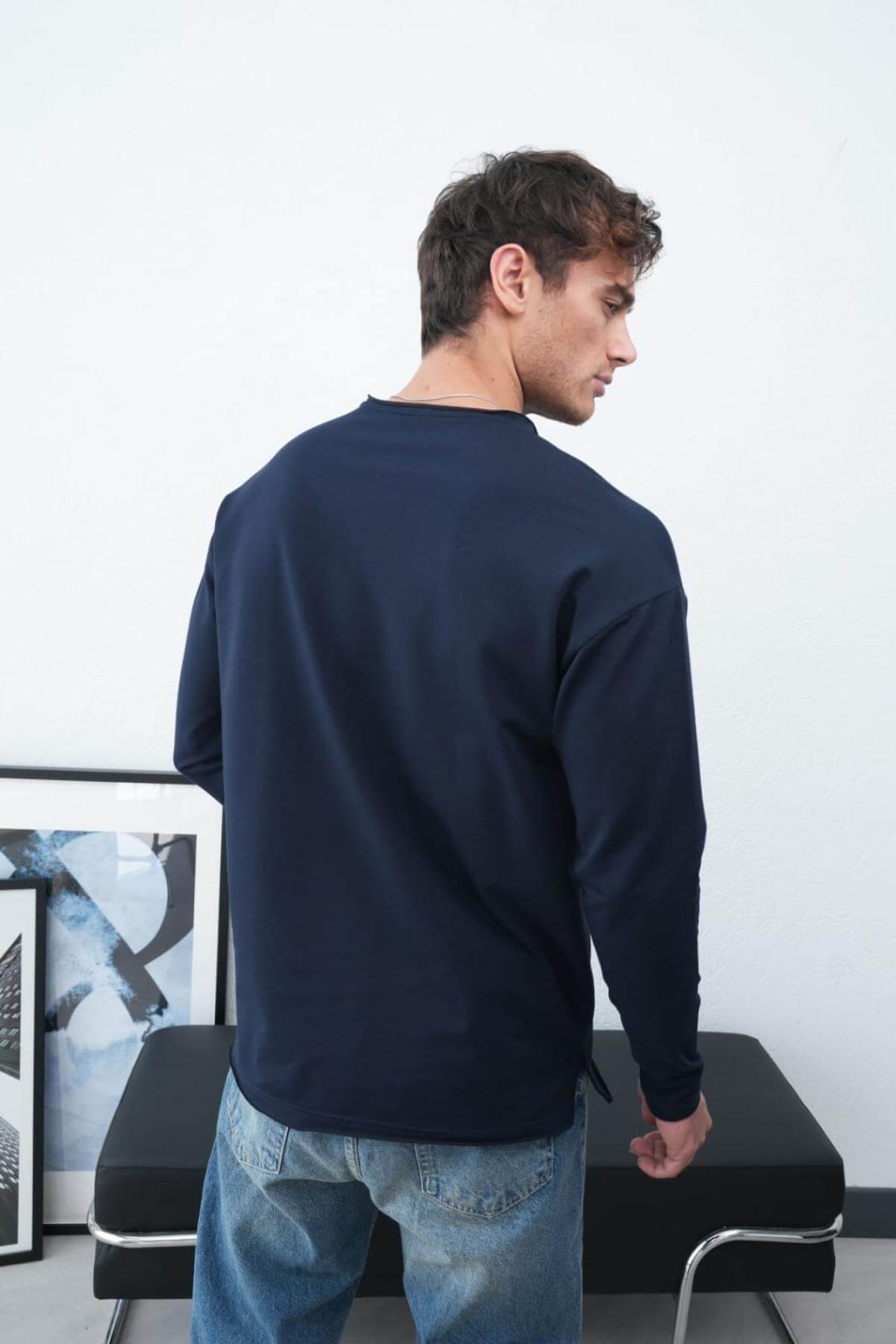 Wholesale Men Navy Crew-Neck Sweatshirt 738154