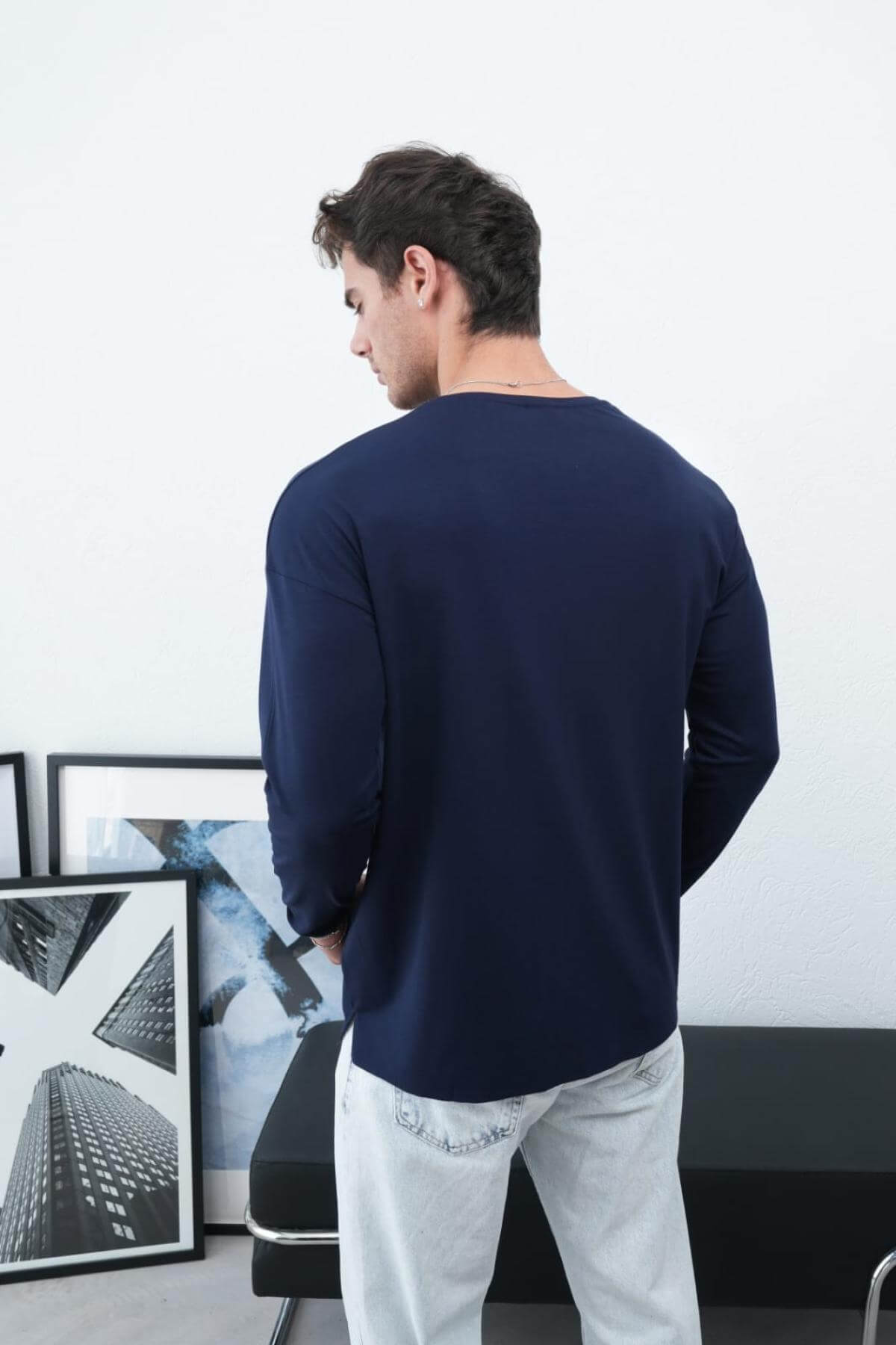 Wholesale Men Navy Crew-Neck Sweatshirt 738107