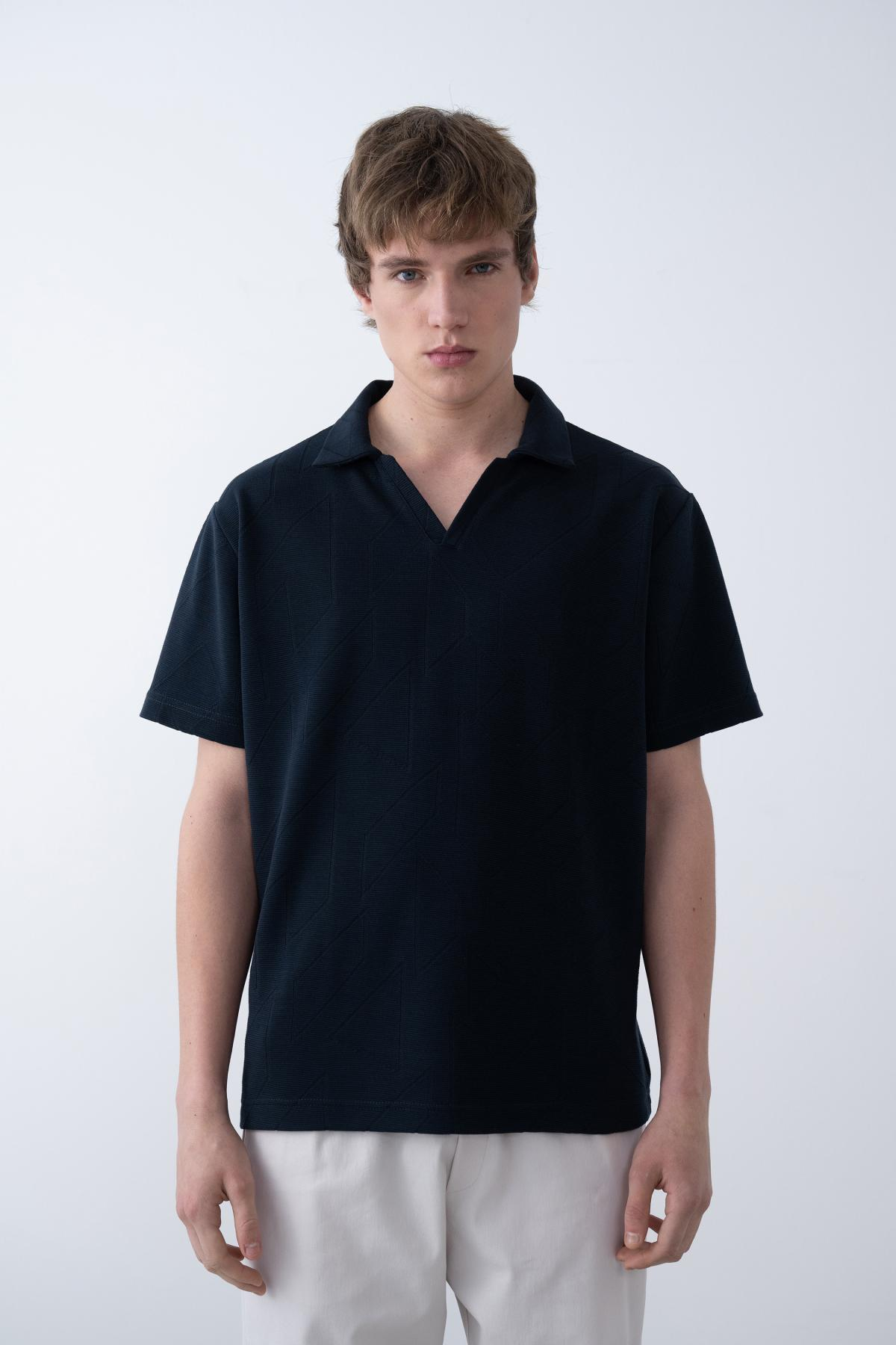 Wholesale Men Navy T-shirt 722922