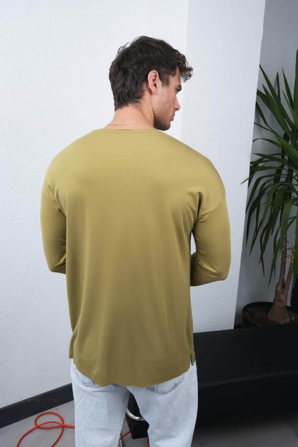 Wholesale Men Olive Crew-Neck Sweatshirt 738108