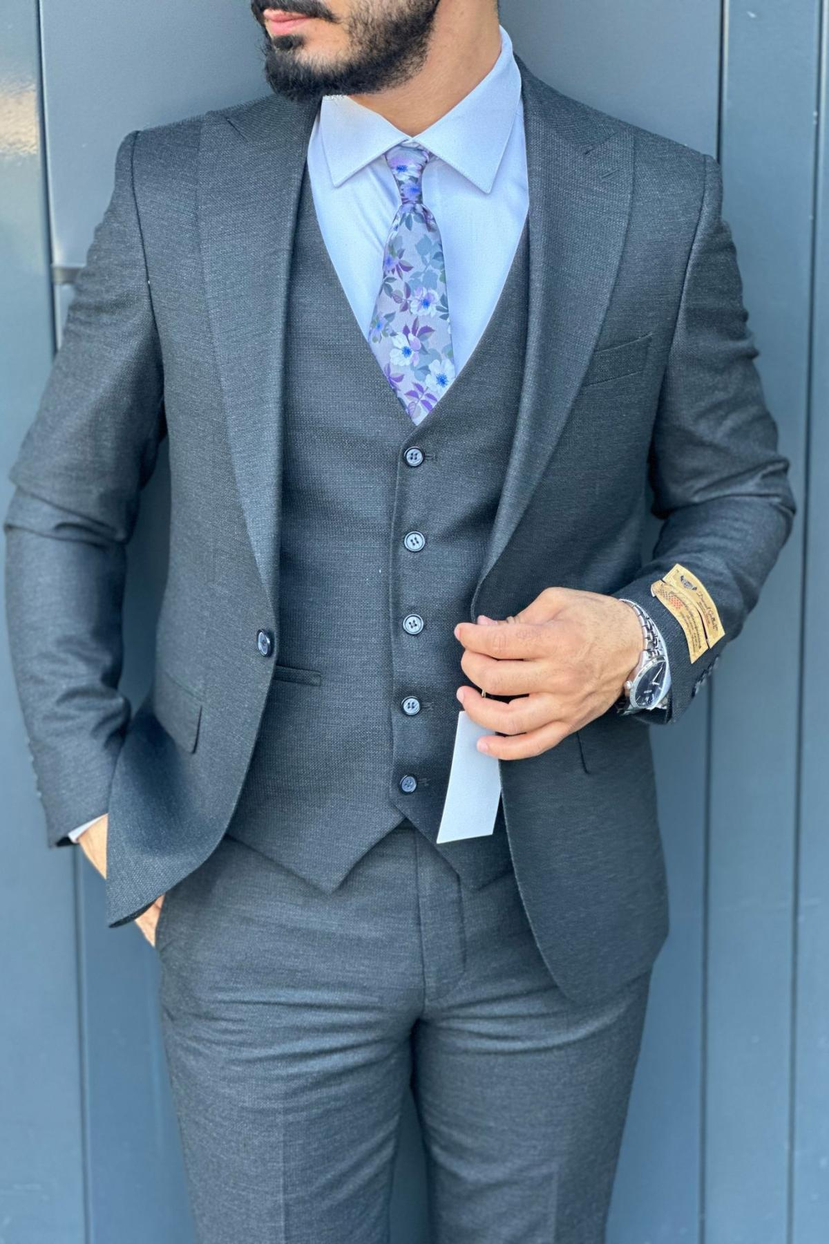 Wholesale Men Plus Size Anthracite Three-Piece Suit 738946