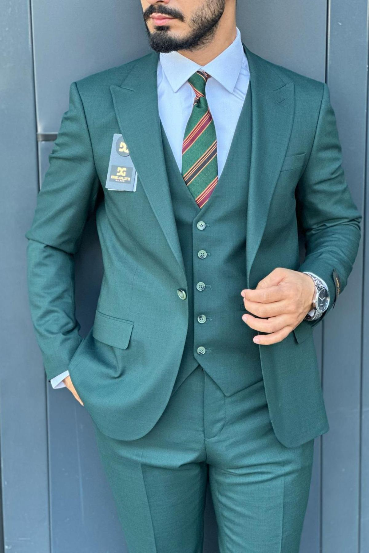 Wholesale Men Plus Size Dark Green Three-Piece Suit 739012