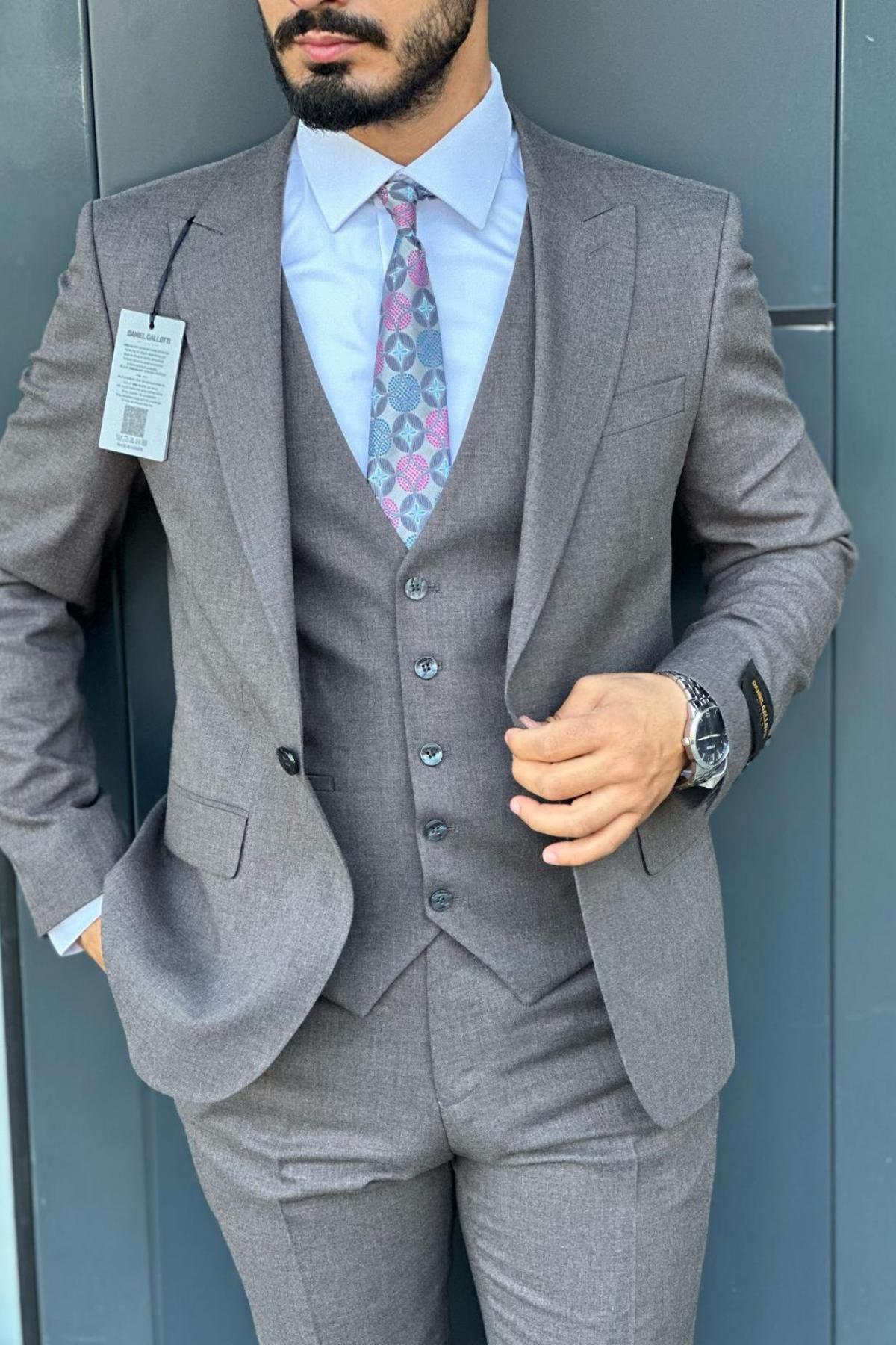 Wholesale Men Plus Size Titanium Three-Piece Suit 739015