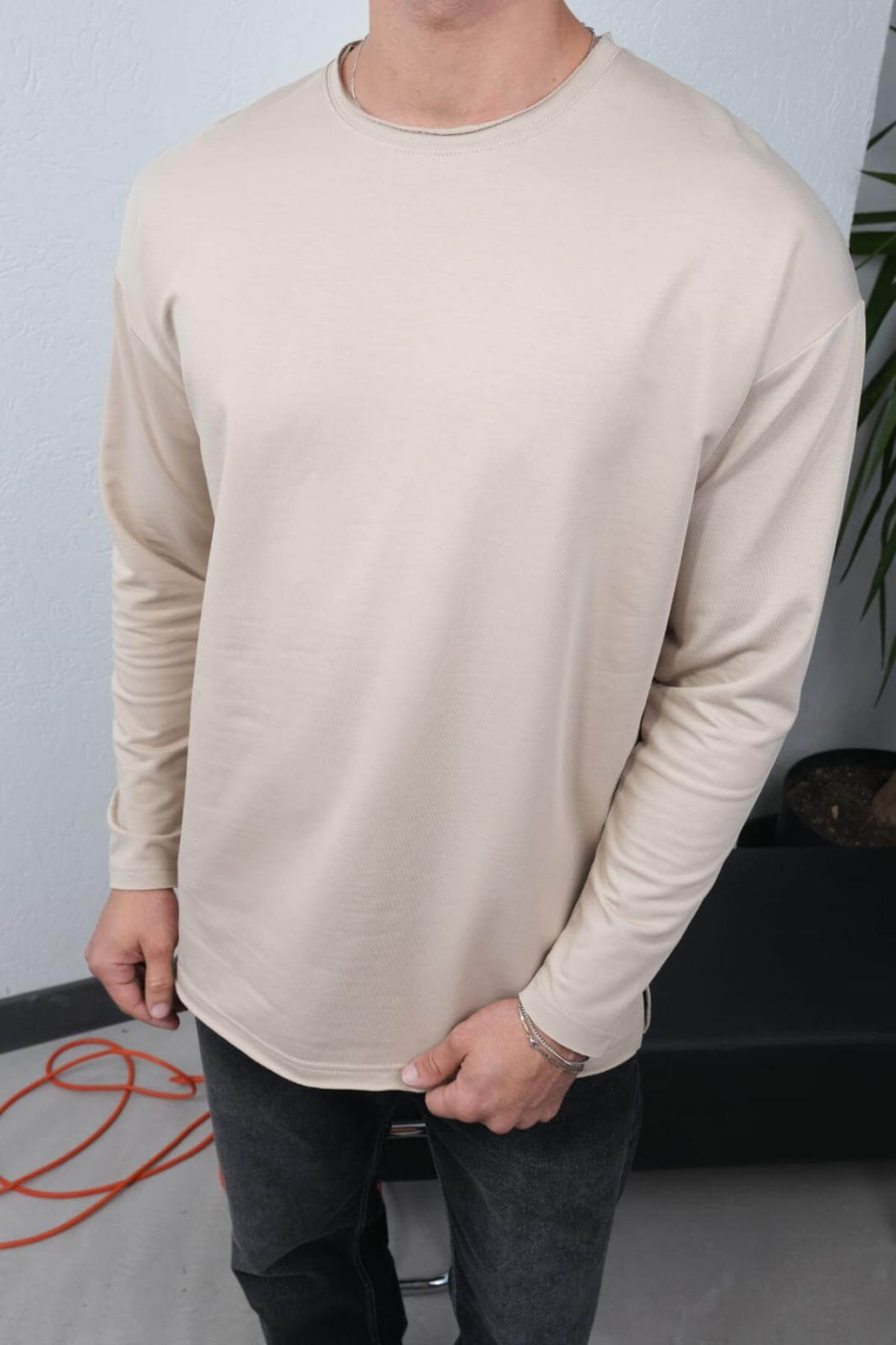 Wholesale Men Stone Crew-Neck Sweatshirt 738146