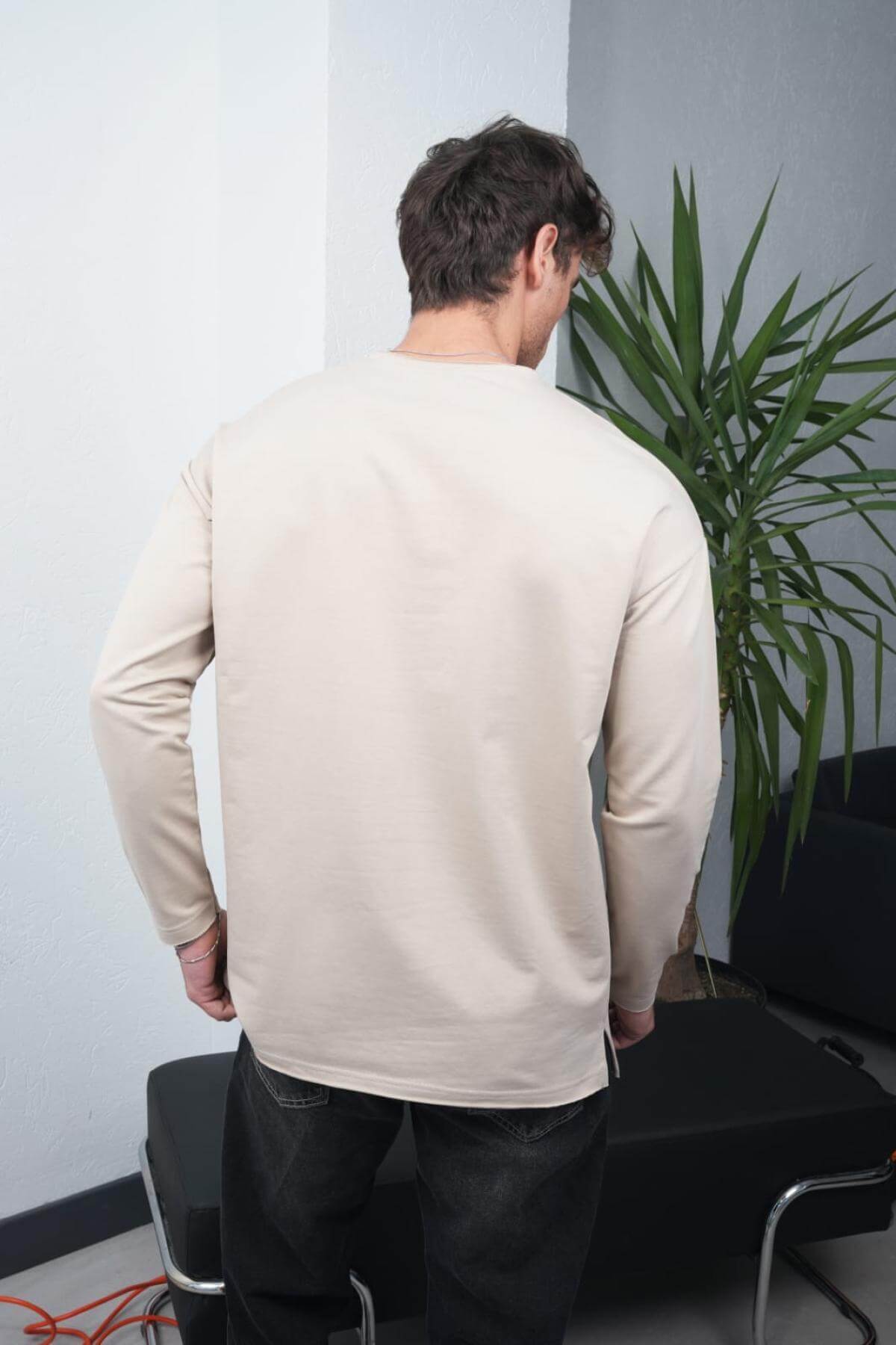 Wholesale Men Stone Crew-Neck Sweatshirt 738146