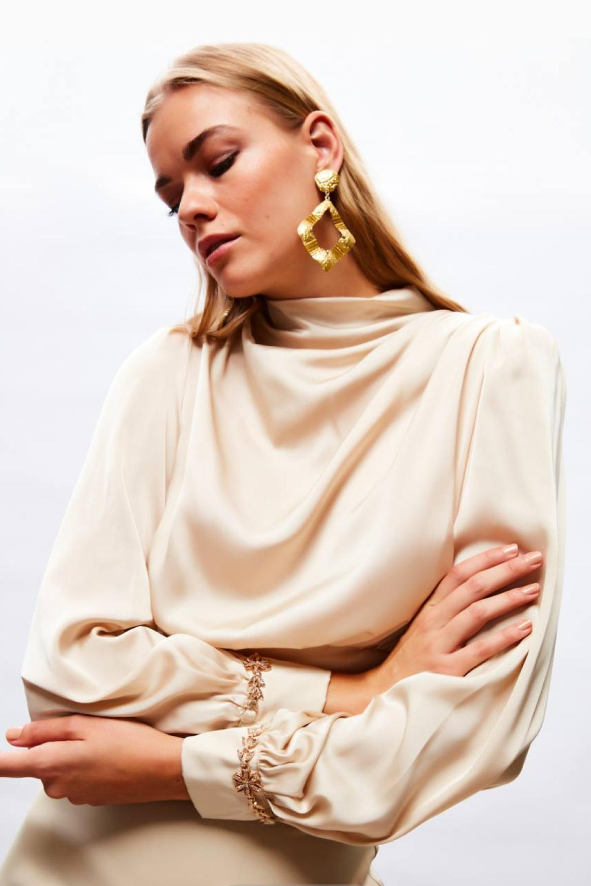 Wholesale Women Beige Blouse 732551