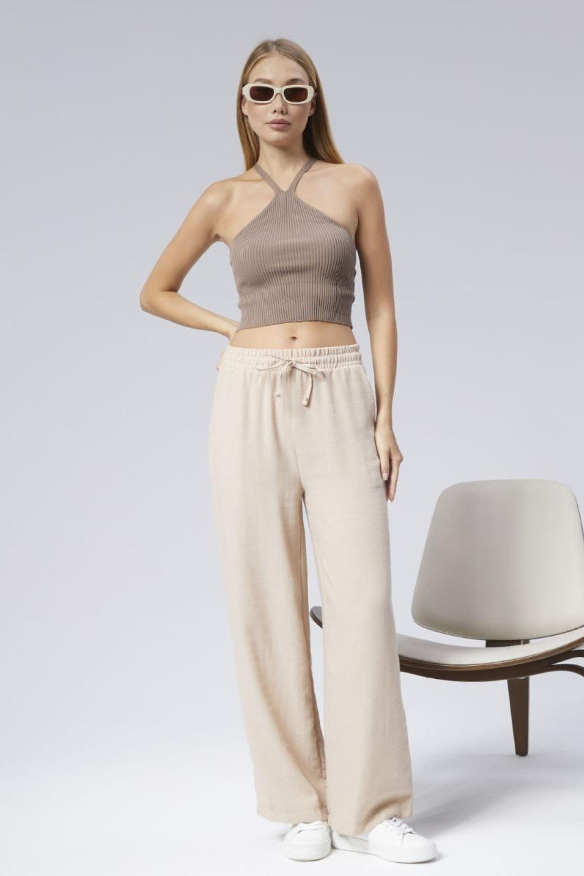 Wholesale Women Beige Linen Pants 722729