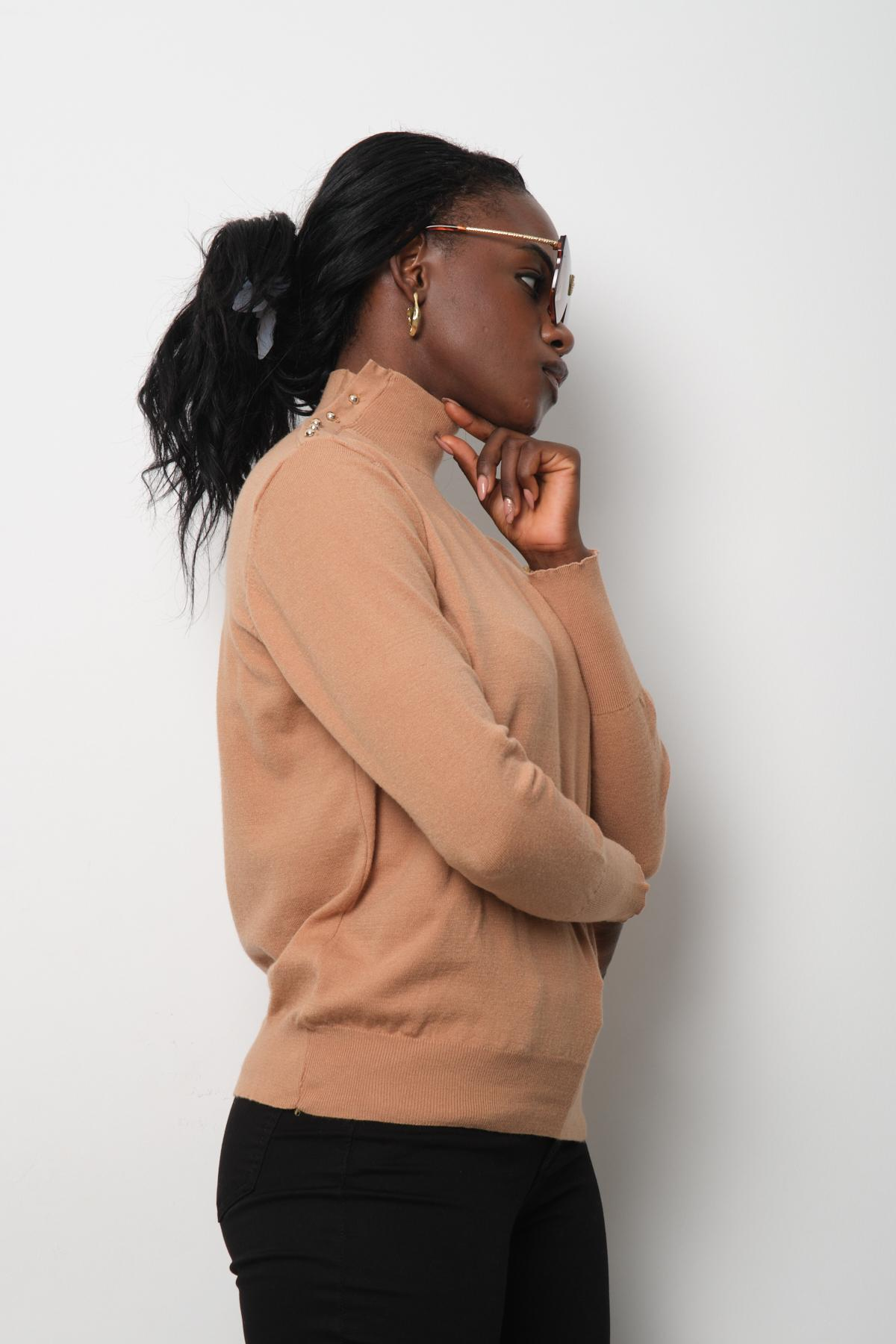 Wholesale Women Beige Mock-Neck Sweaters 711152
