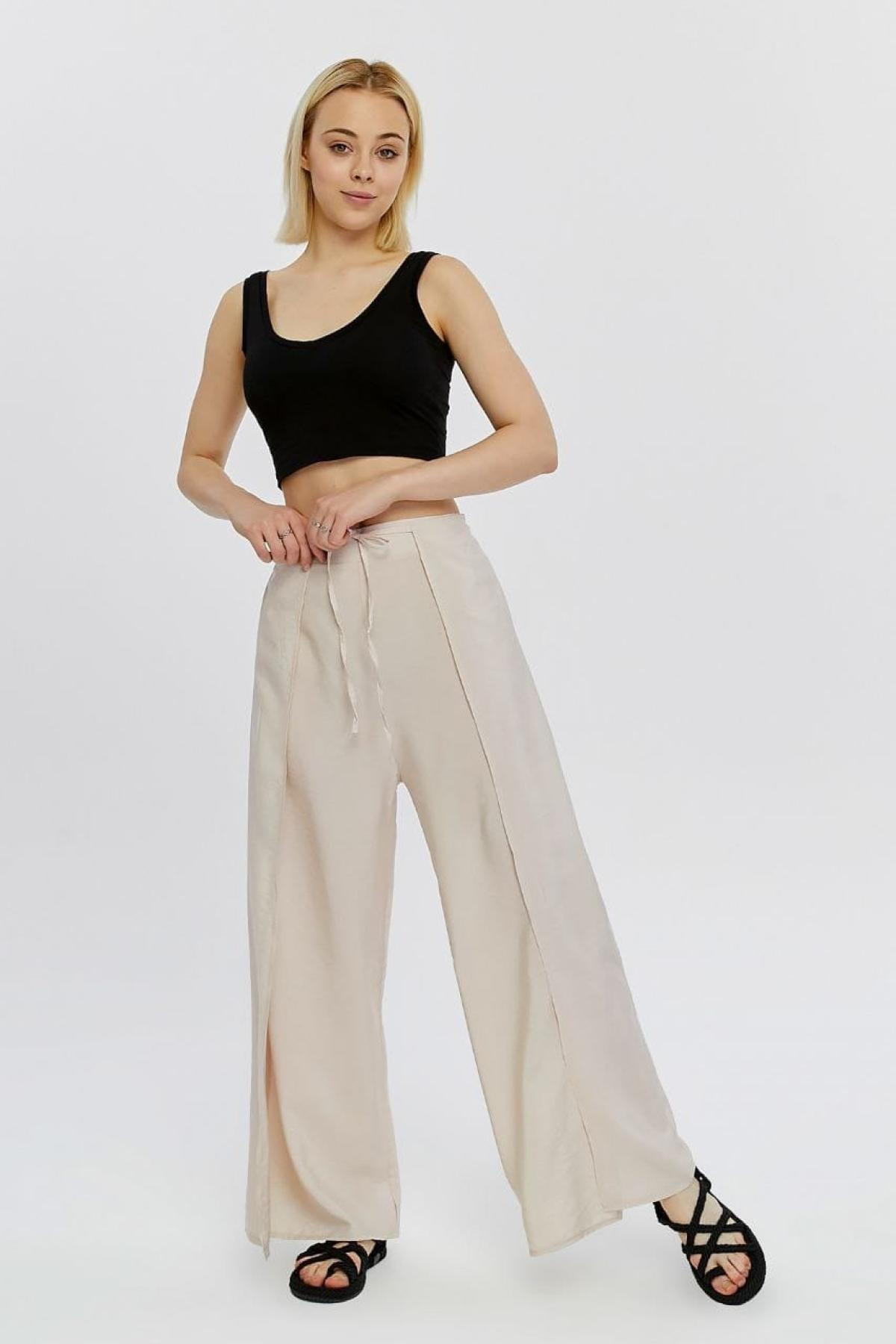 Wholesale Women Beige Pants 722735
