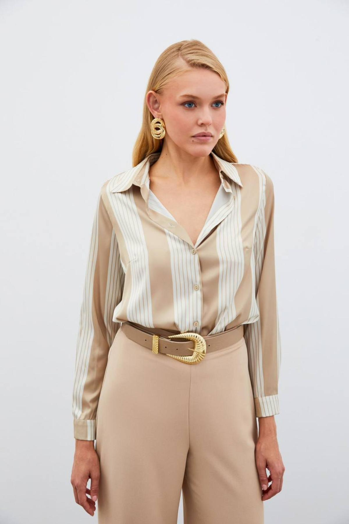 Wholesale Women Beige Shirt 706917