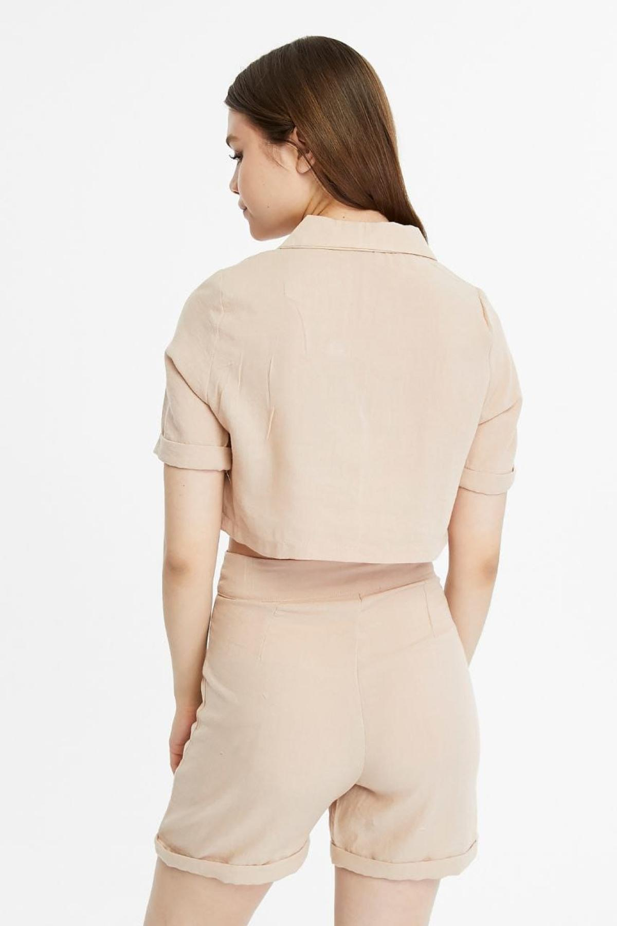 Wholesale Women Beige Shirt and Shorts Set 722402