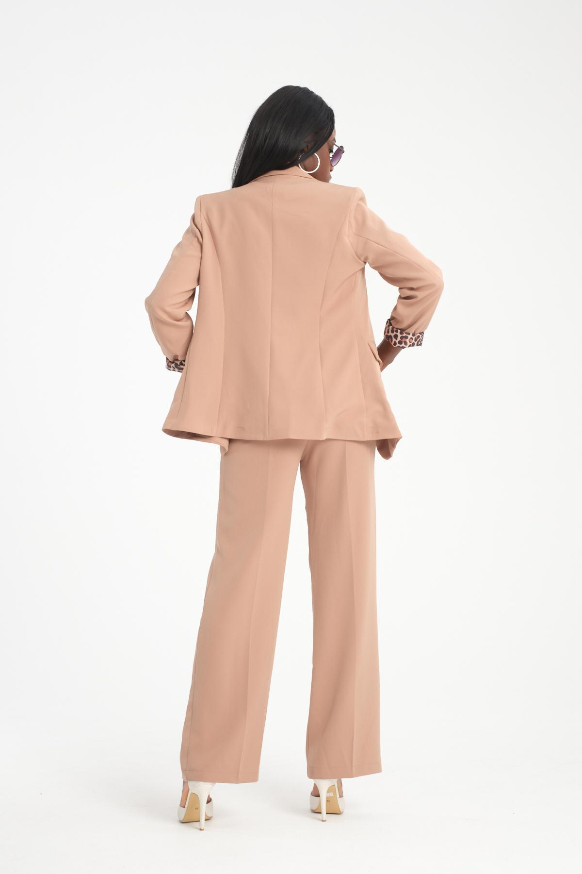 Wholesale Women Beige Single Breasted Lined Blazer 706394