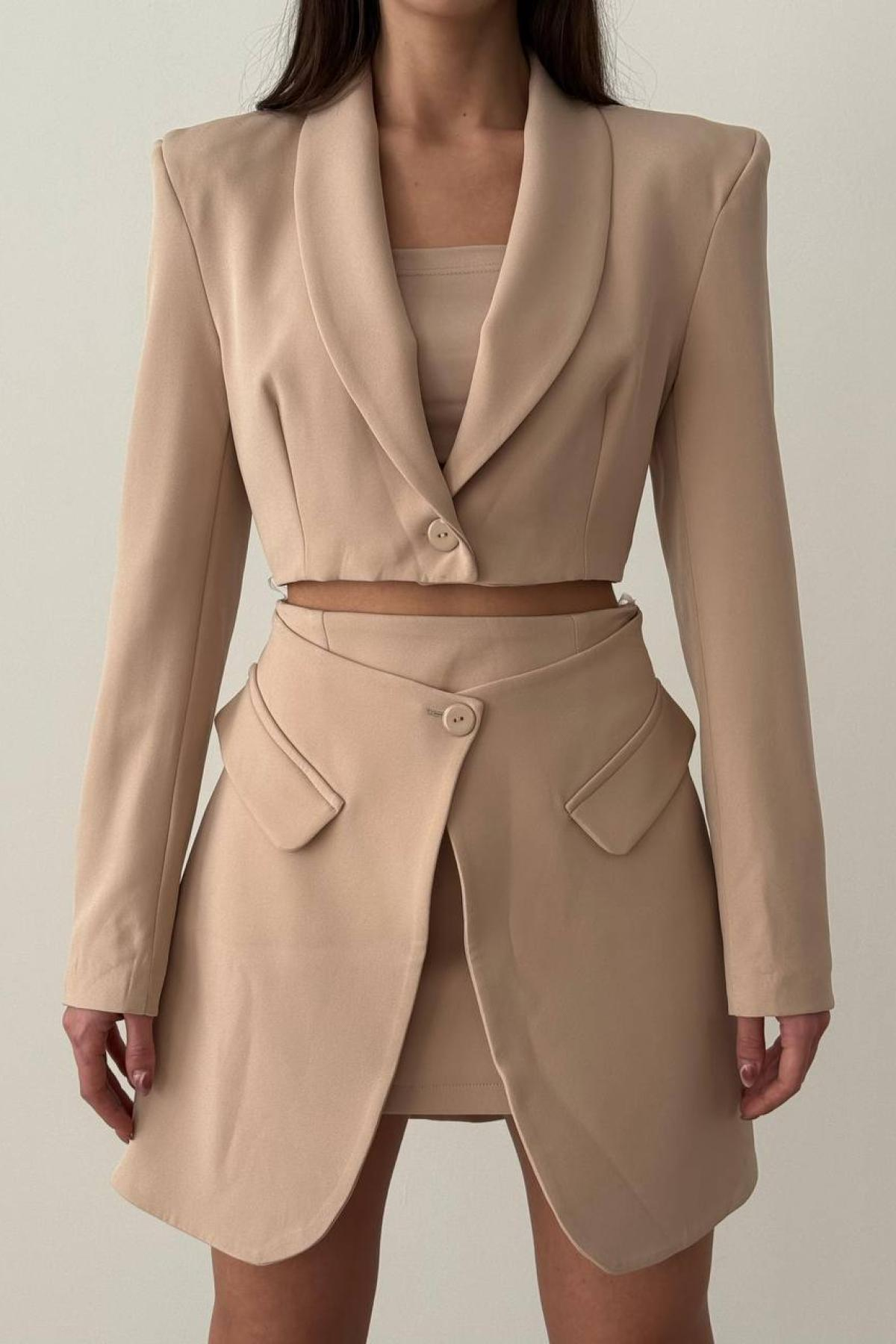 Wholesale Women Beige Skirt Suit 728357