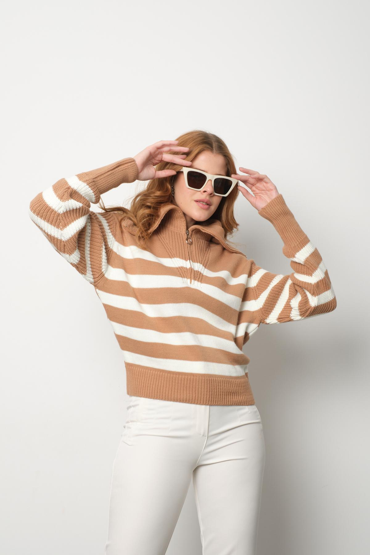 Wholesale Women Beige Striped Zip Neck Knit Blouse 713317