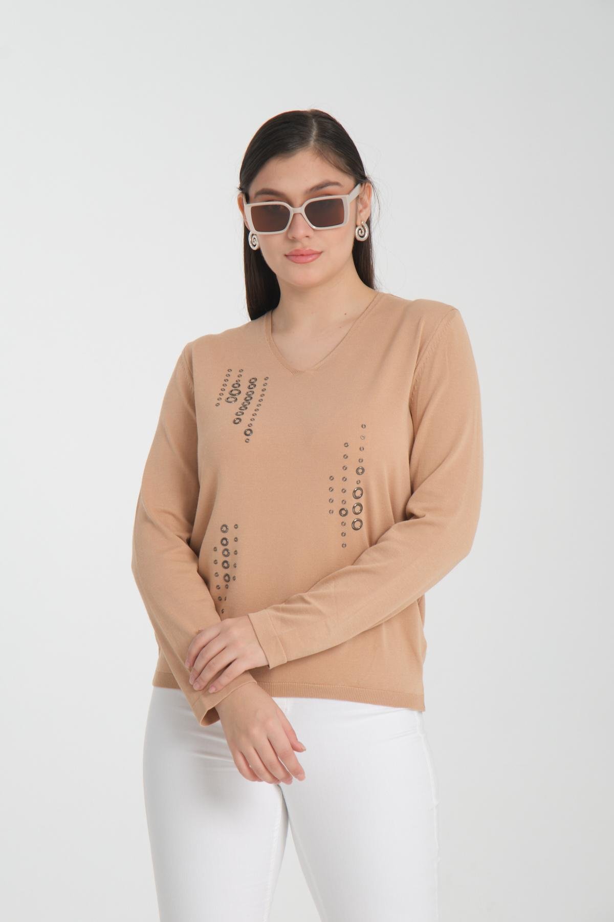 Wholesale Women Beige Studded V Neck Knit Blouse 722640