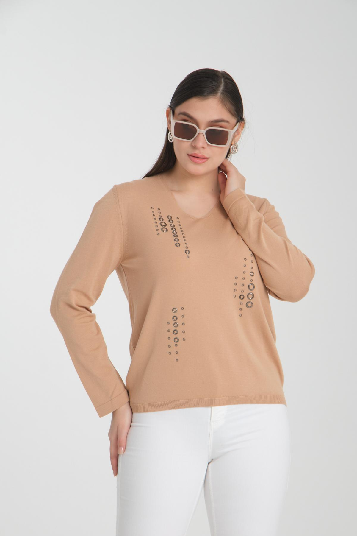Wholesale Women Beige Studded V Neck Knit Blouse 722640