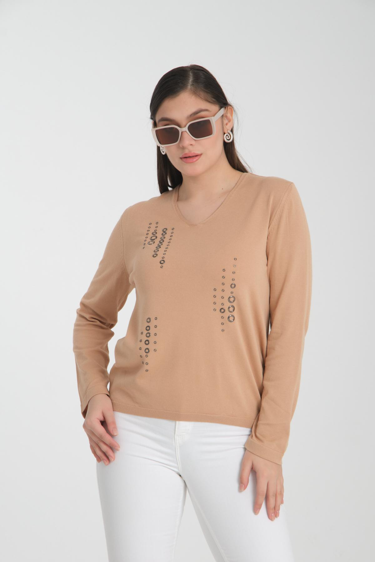 Wholesale Women Beige Studded V Neck Knit Blouse 722640