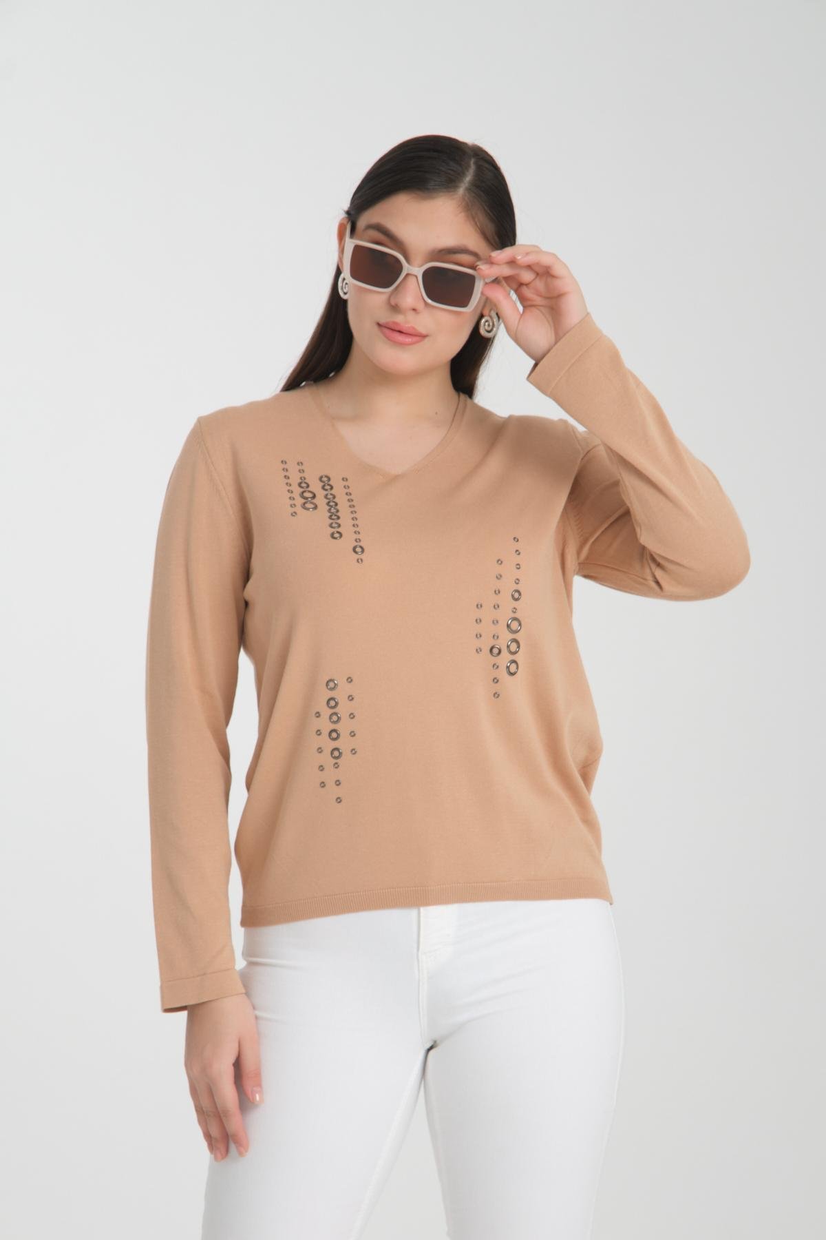 Wholesale Women Beige Studded V Neck Knit Blouse 722640
