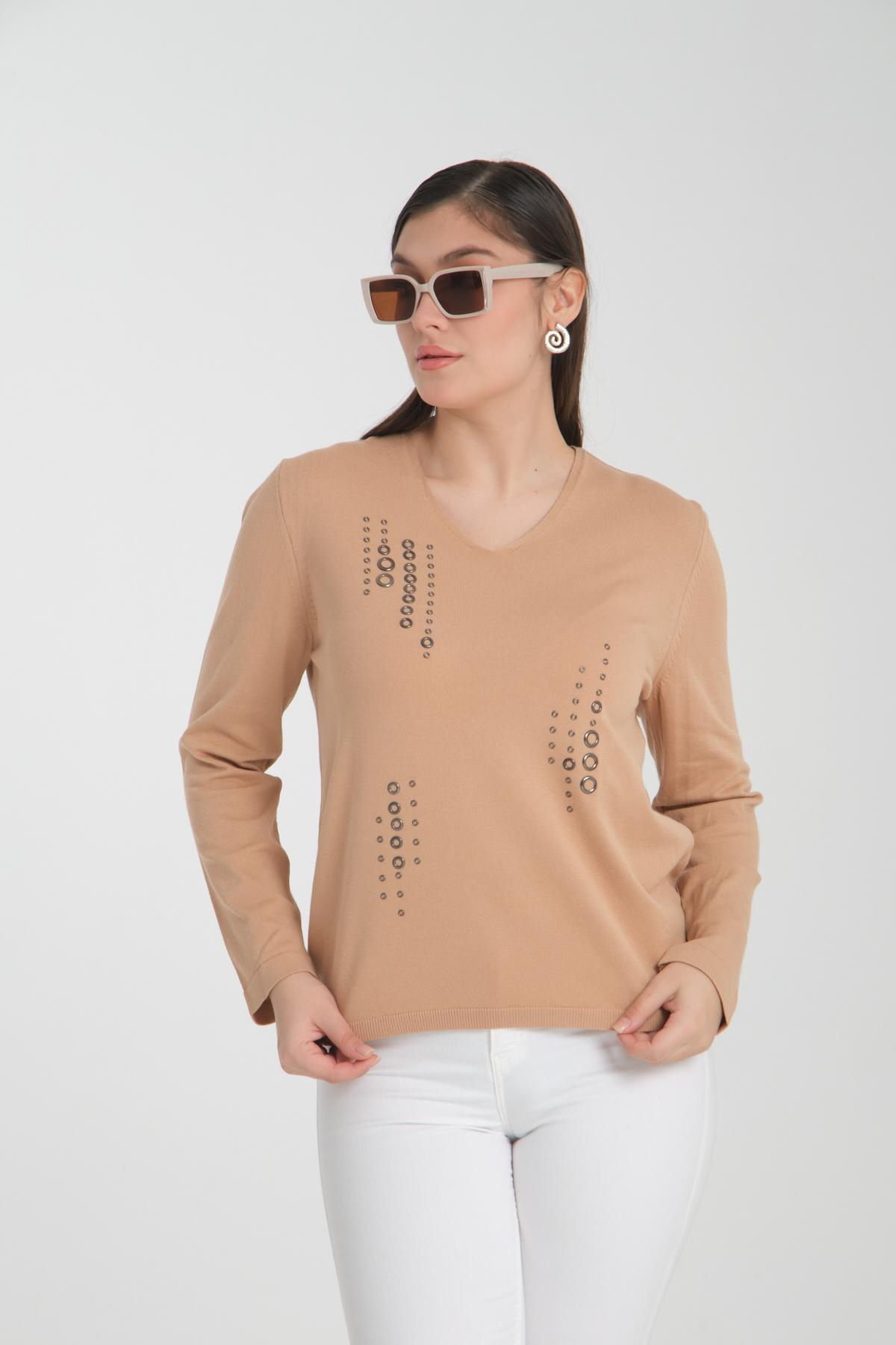 Wholesale Women Beige Studded V Neck Knit Blouse 722640