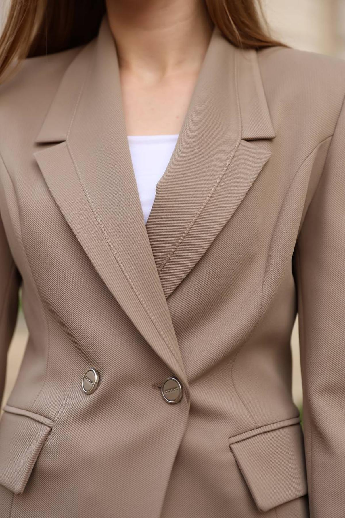 Wholesale Women Beige Two Piece Suit Blazer and Pants Set 718313