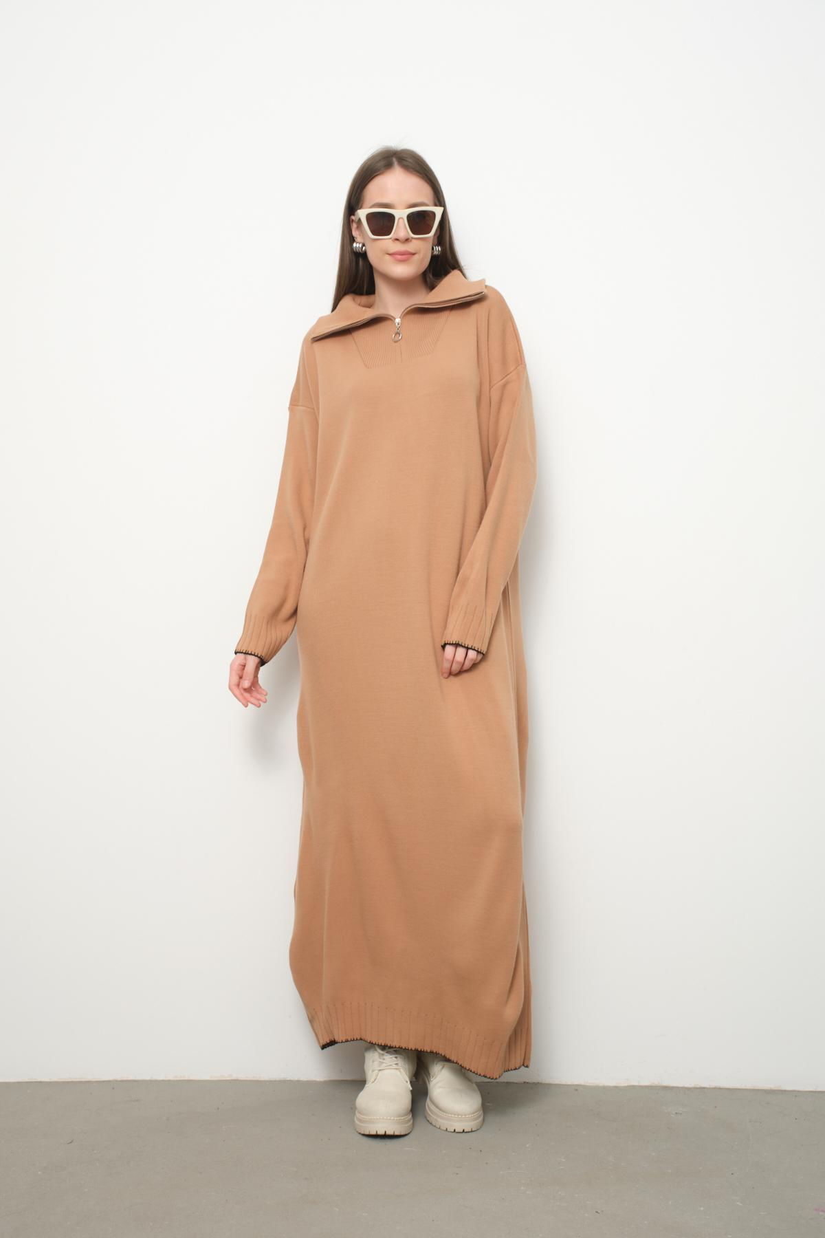 Wholesale Women Beige Zip-Neck Knitted Maxi Dresses 710110