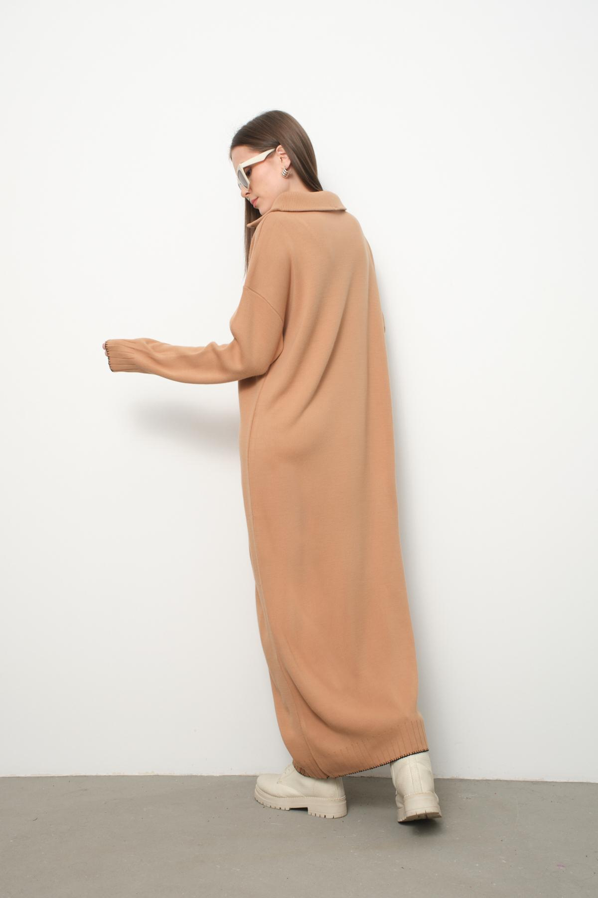 Wholesale Women Beige Zip-Neck Knitted Maxi Dresses 710110