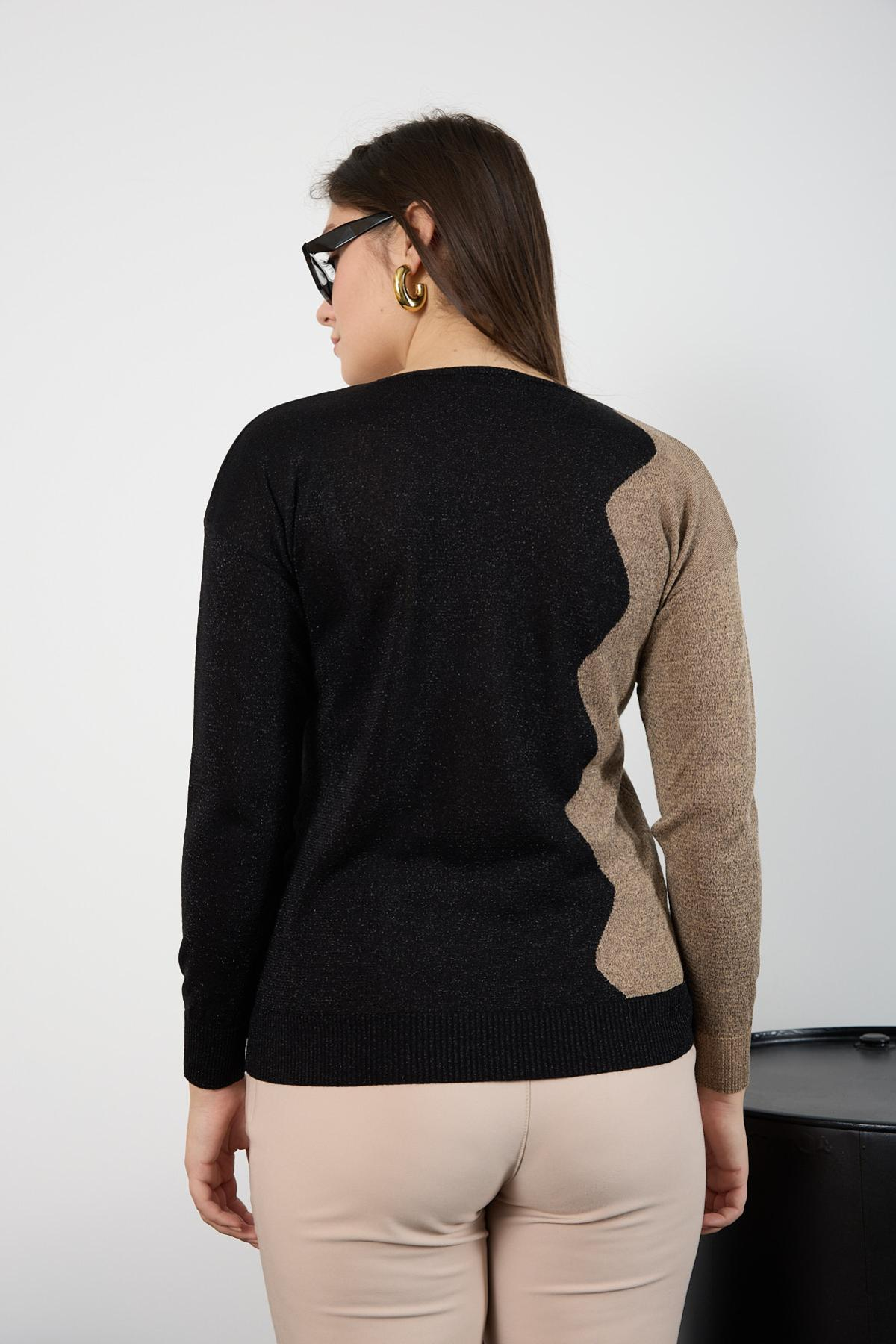 Wholesale Women Black-Beige Two Tone Glittery V-Neck Knit Blouse 725244