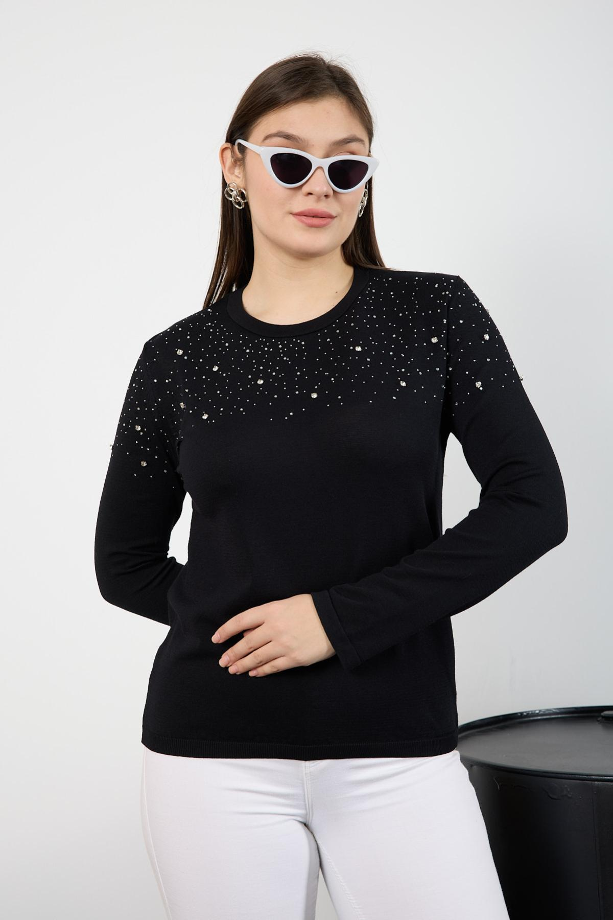 Wholesale Women Black Crew Neck Knit Blouse Adorned with Rhinestones 725225