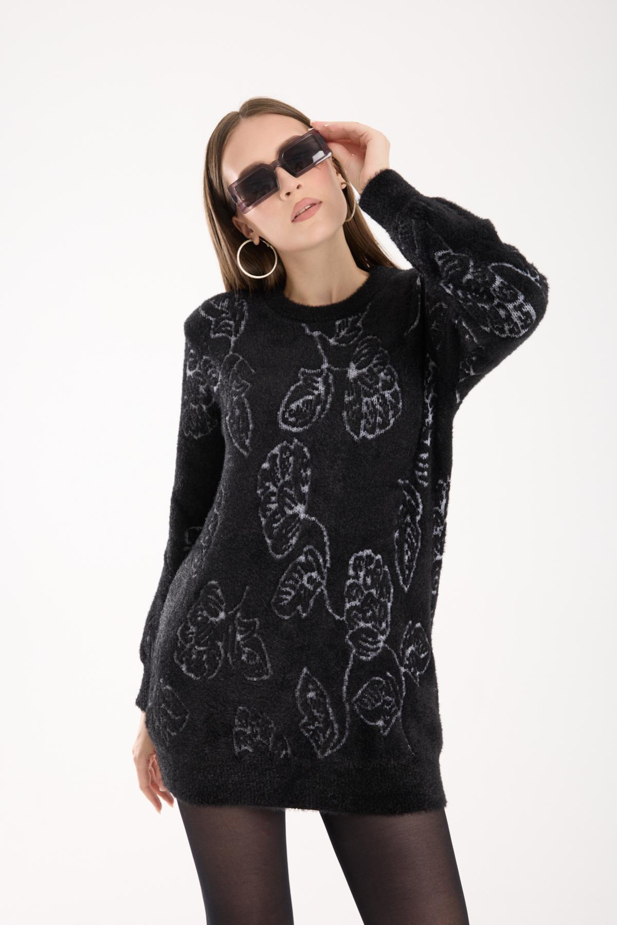 Wholesale Women Black Crew-Neck Knit Blouse with Leaf Pattern 738872