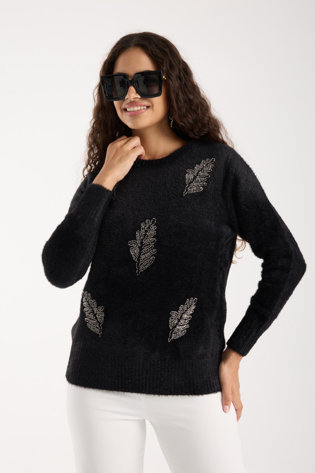 Wholesale Women Black Crew-Neck Knit Blouse with Beaded Embroidery 738897