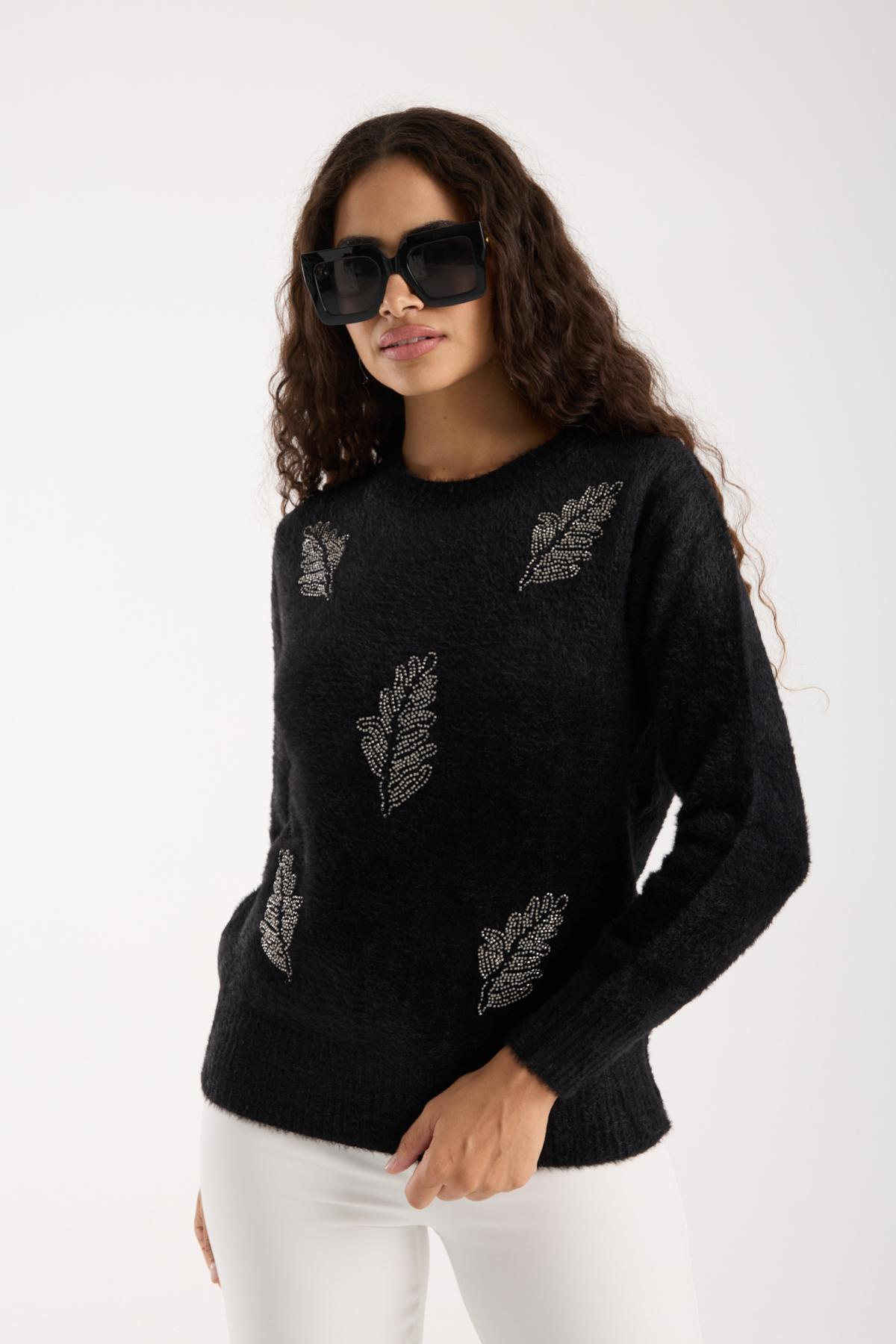 Wholesale Women Black Crew-Neck Knit Blouse with Beaded Embroidery 738897