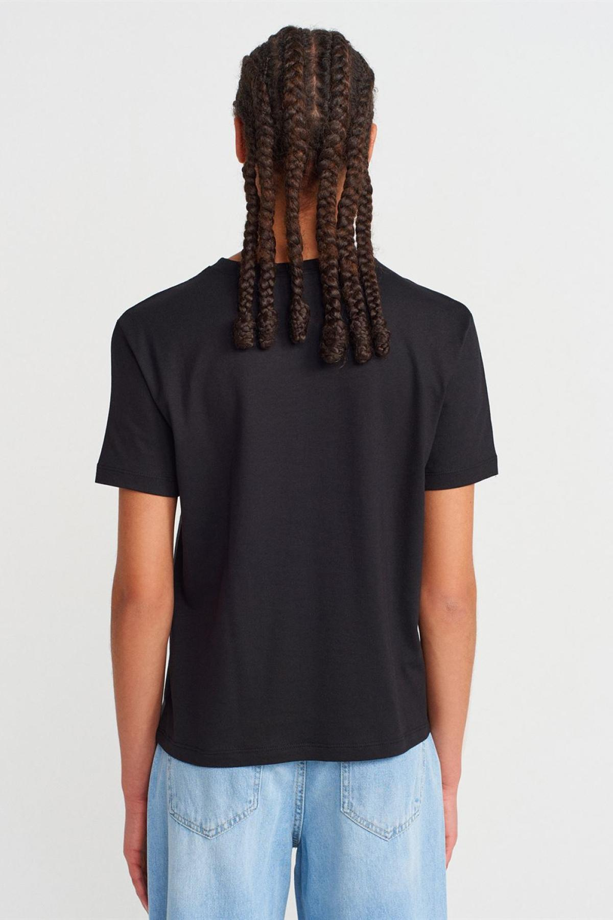 Wholesale Women Black Crew Neck Modal T-shirt 733525