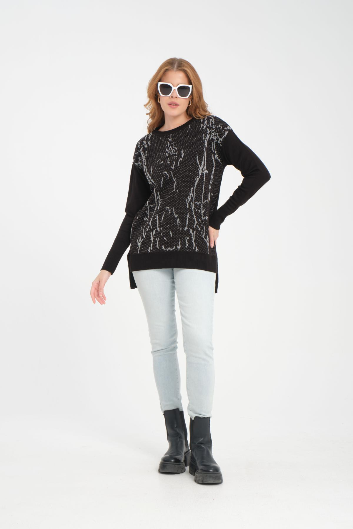 Wholesale Women Black Glitter Crew-Neck Sweaters 710986
