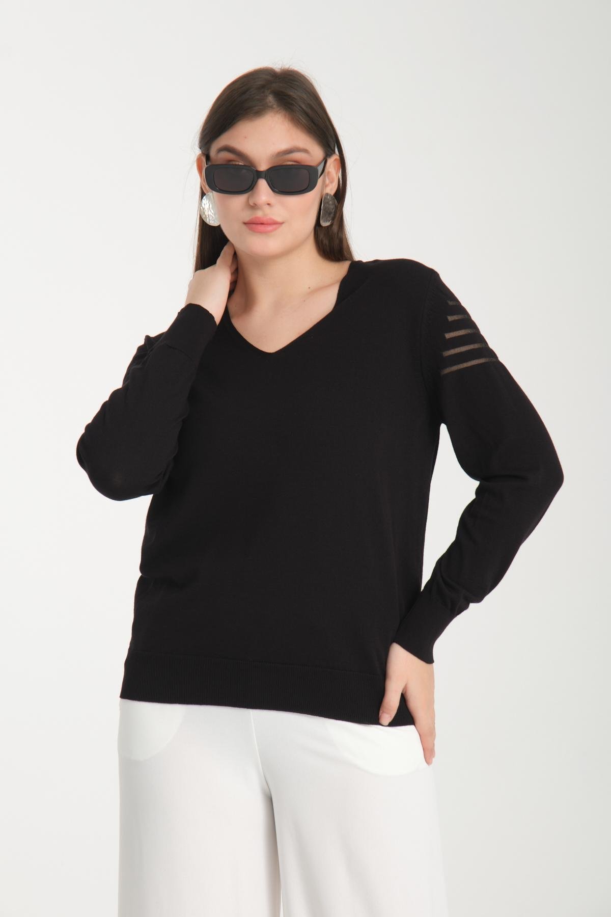 Wholesale Women Black Glitter Garnished V Neck Knit Blouse 722616