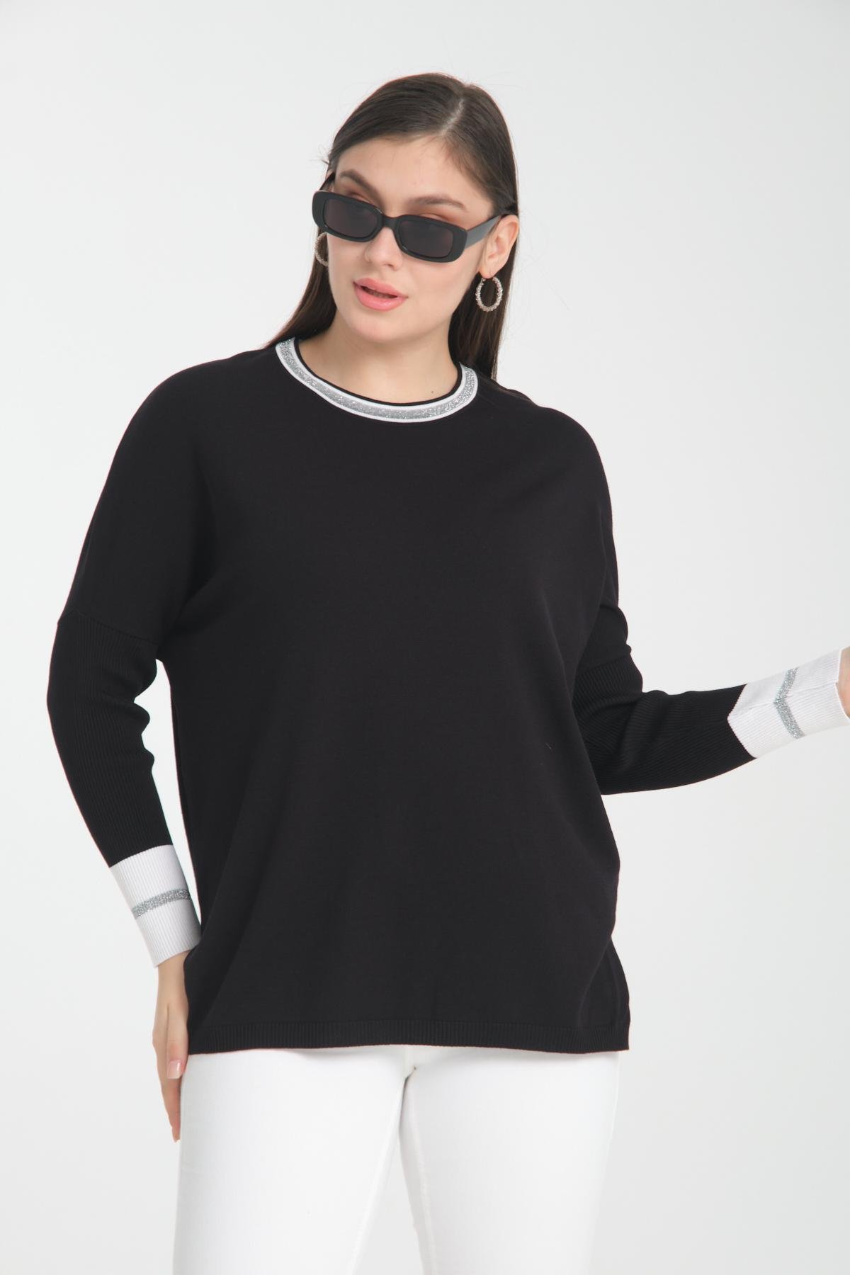Wholesale Women Black Glitter Garnished Crew Neck Knit Blouse with Side Slits 722644