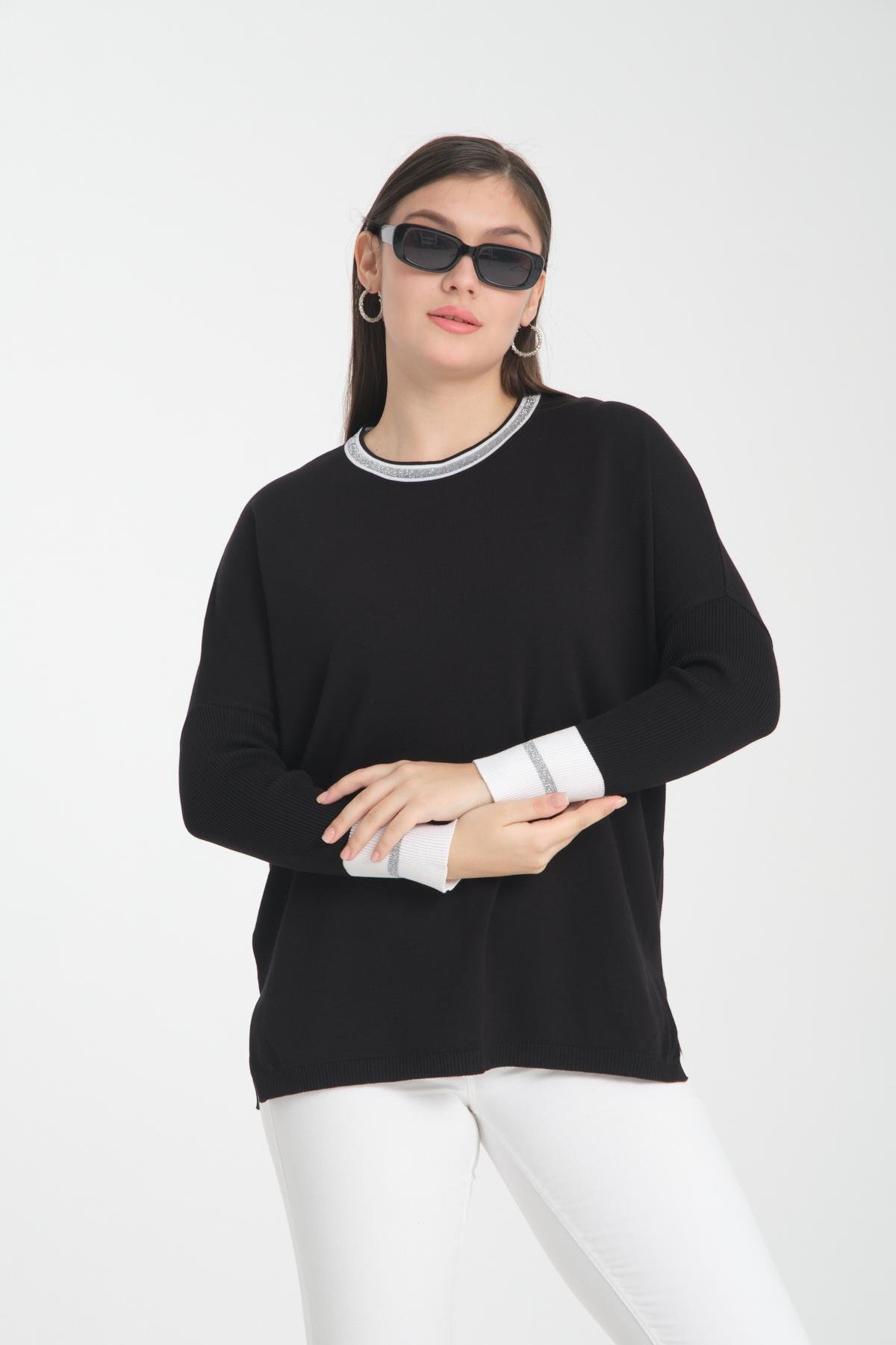 Wholesale Women Black Glitter Garnished Crew Neck Knit Blouse with Side Slits 722644