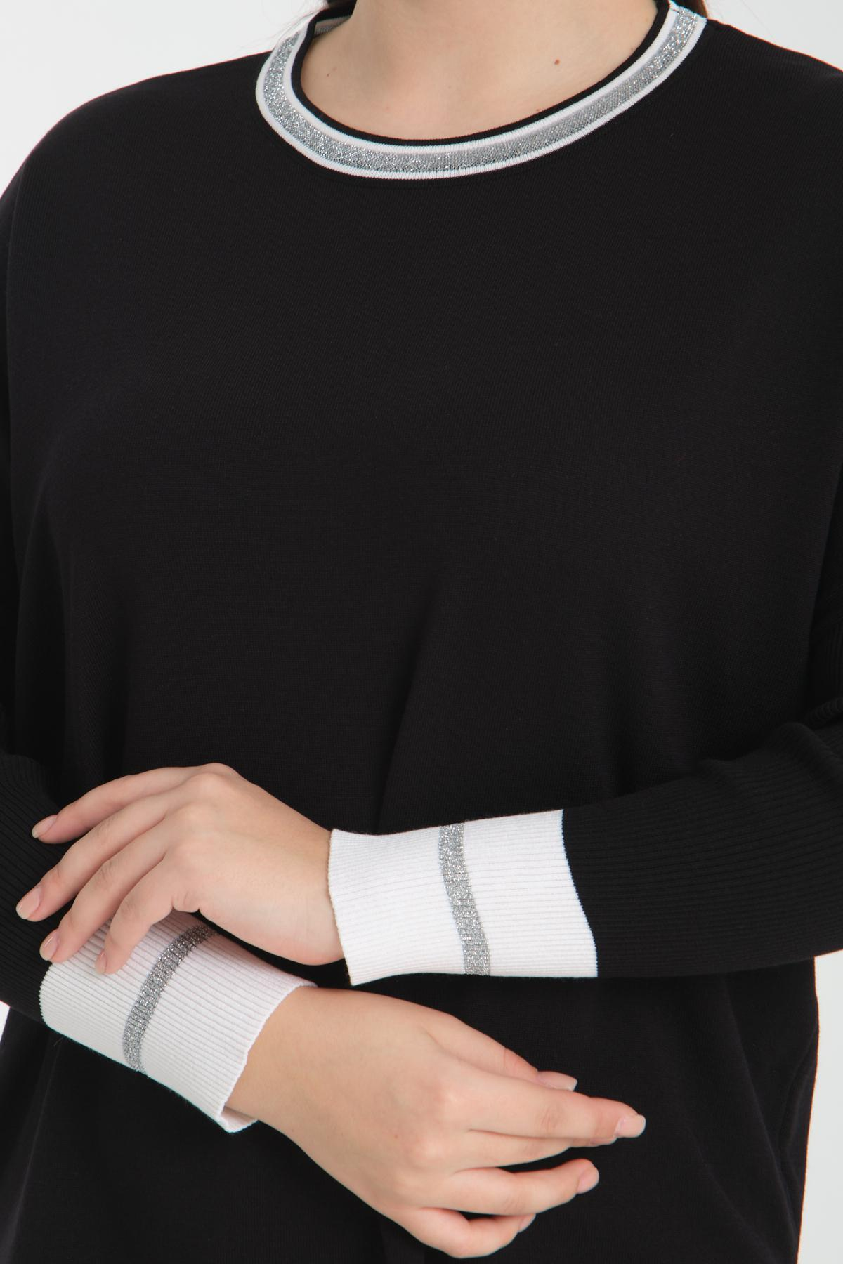 Wholesale Women Black Glitter Garnished Crew Neck Knit Blouse with Side Slits 722644