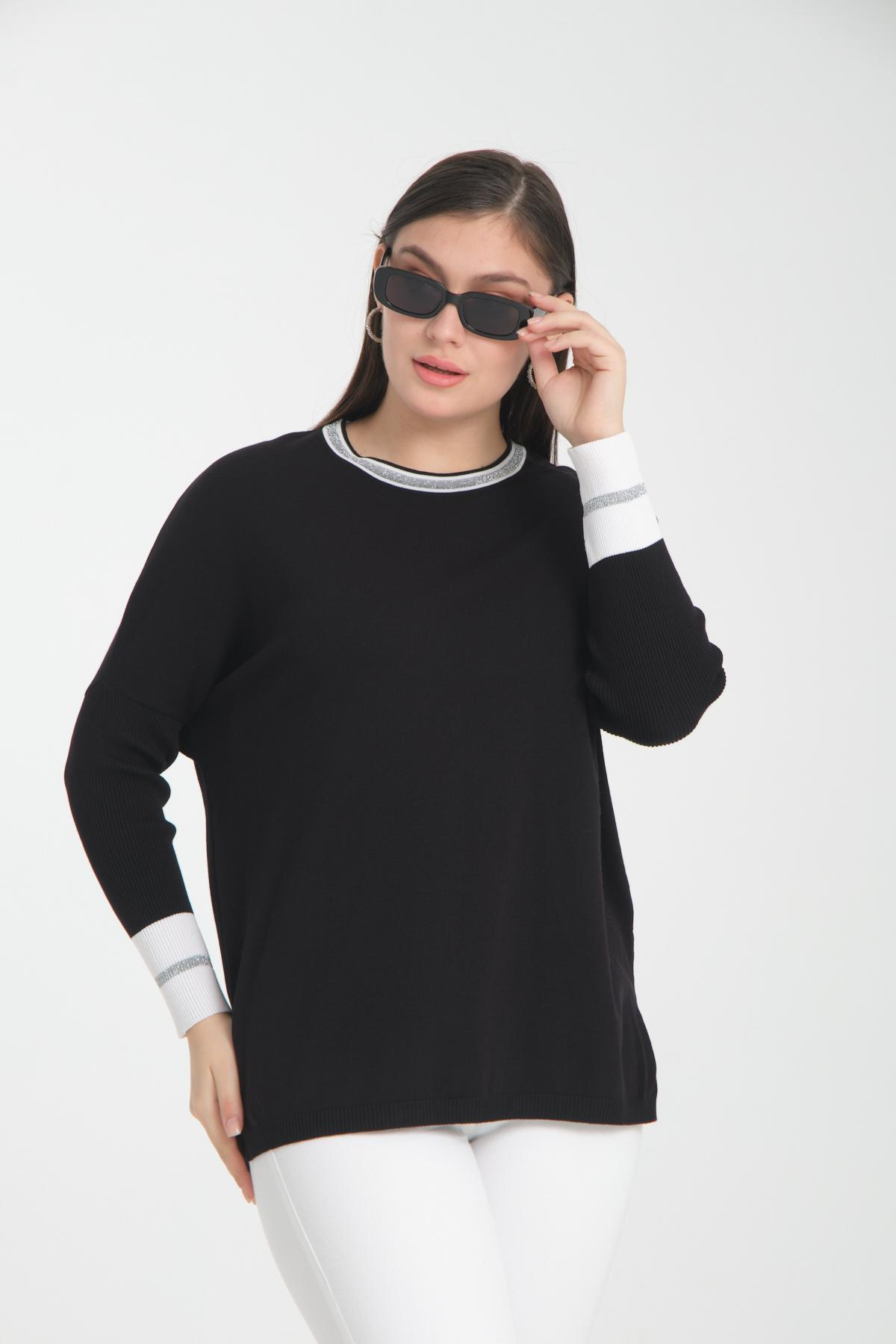 Wholesale Women Black Glitter Garnished Crew Neck Knit Blouse with Side Slits 722644