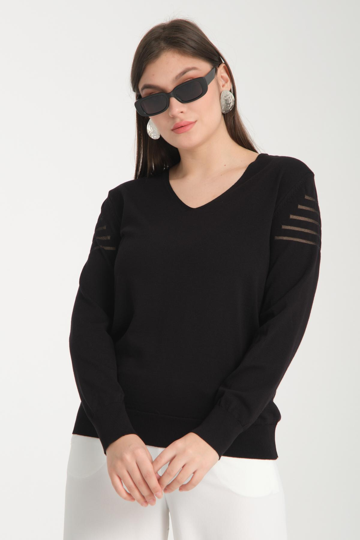 Wholesale Women Black Glitter Garnished V Neck Knit Blouse 722616