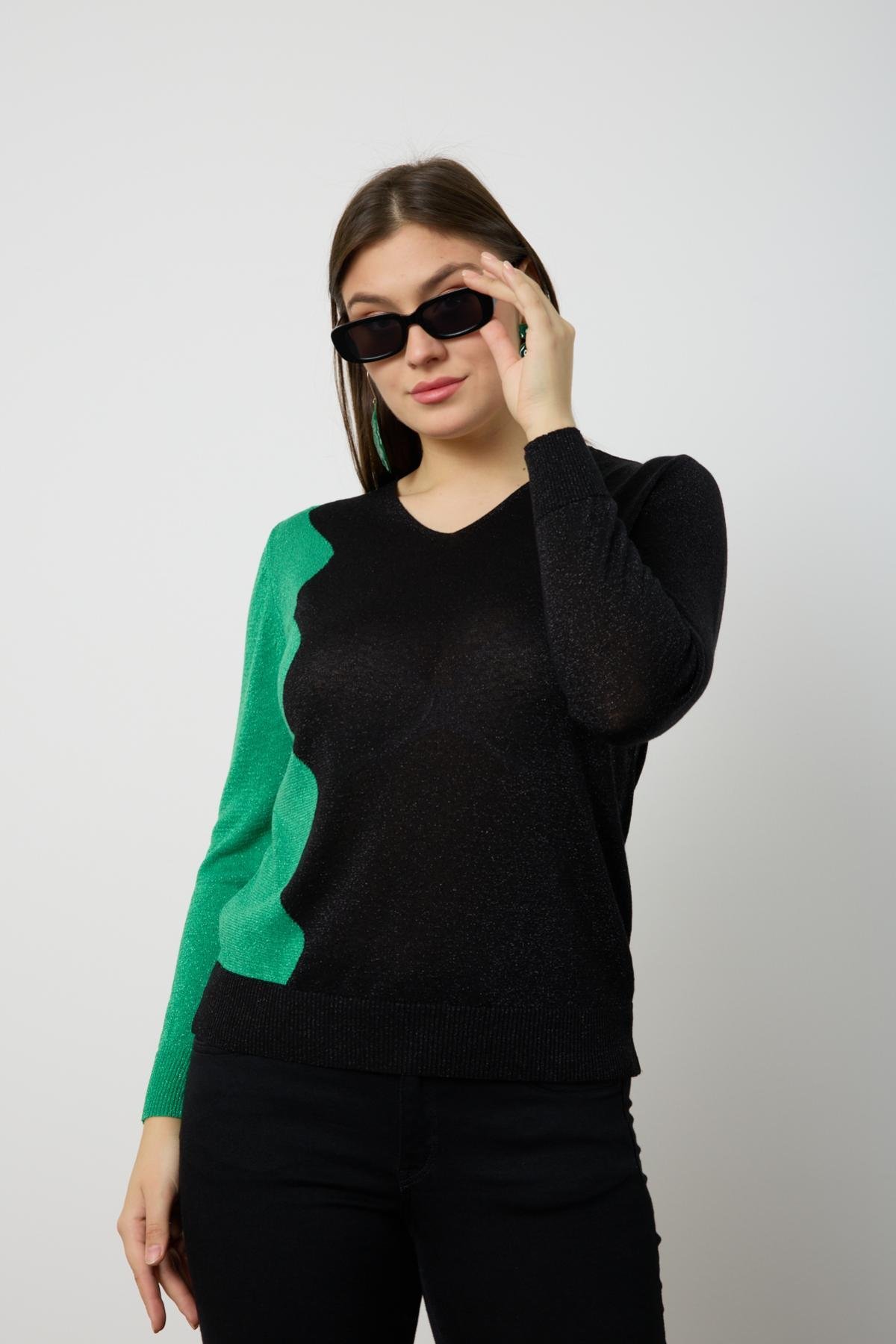 Wholesale Women Black-Green Two Tone Glittery V-Neck Knit Blouse 724829