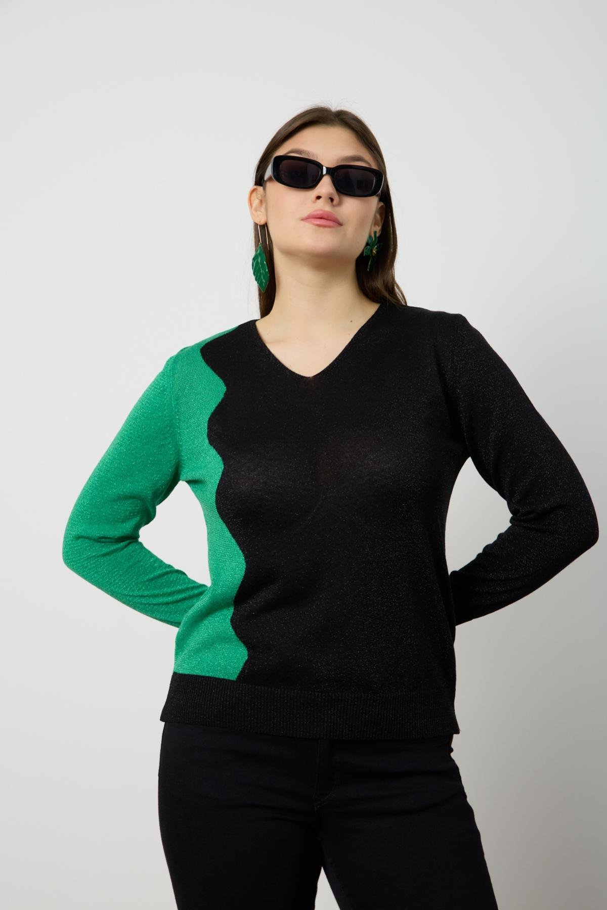 Wholesale Women Black-Green Two Tone Glittery V-Neck Knit Blouse 724829
