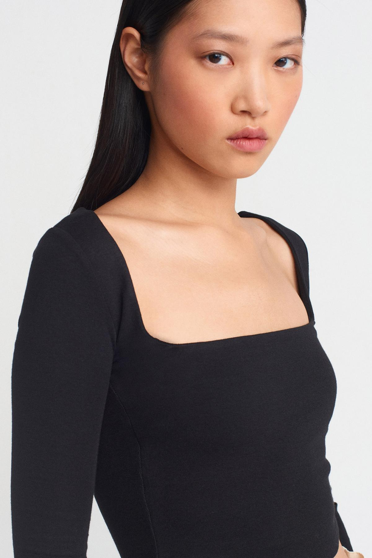 Wholesale Women Black Long Sleeve Top 719726