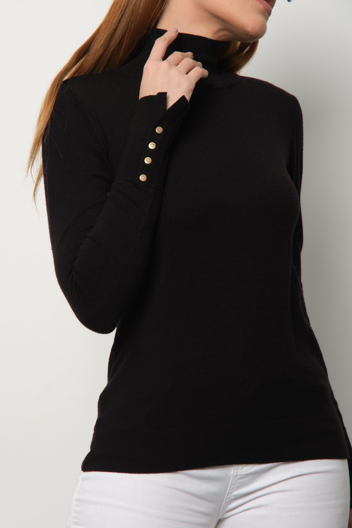 Wholesale Women Black Mock-Neck Sweaters 711159
