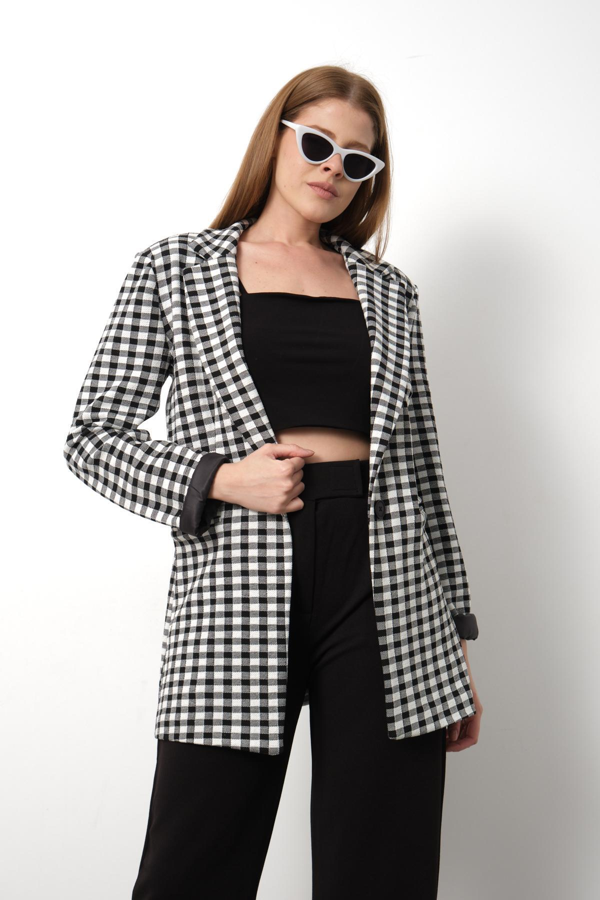 Wholesale Women Black Plaid Notched Collar Welt Pockets Lined Blazer 715576