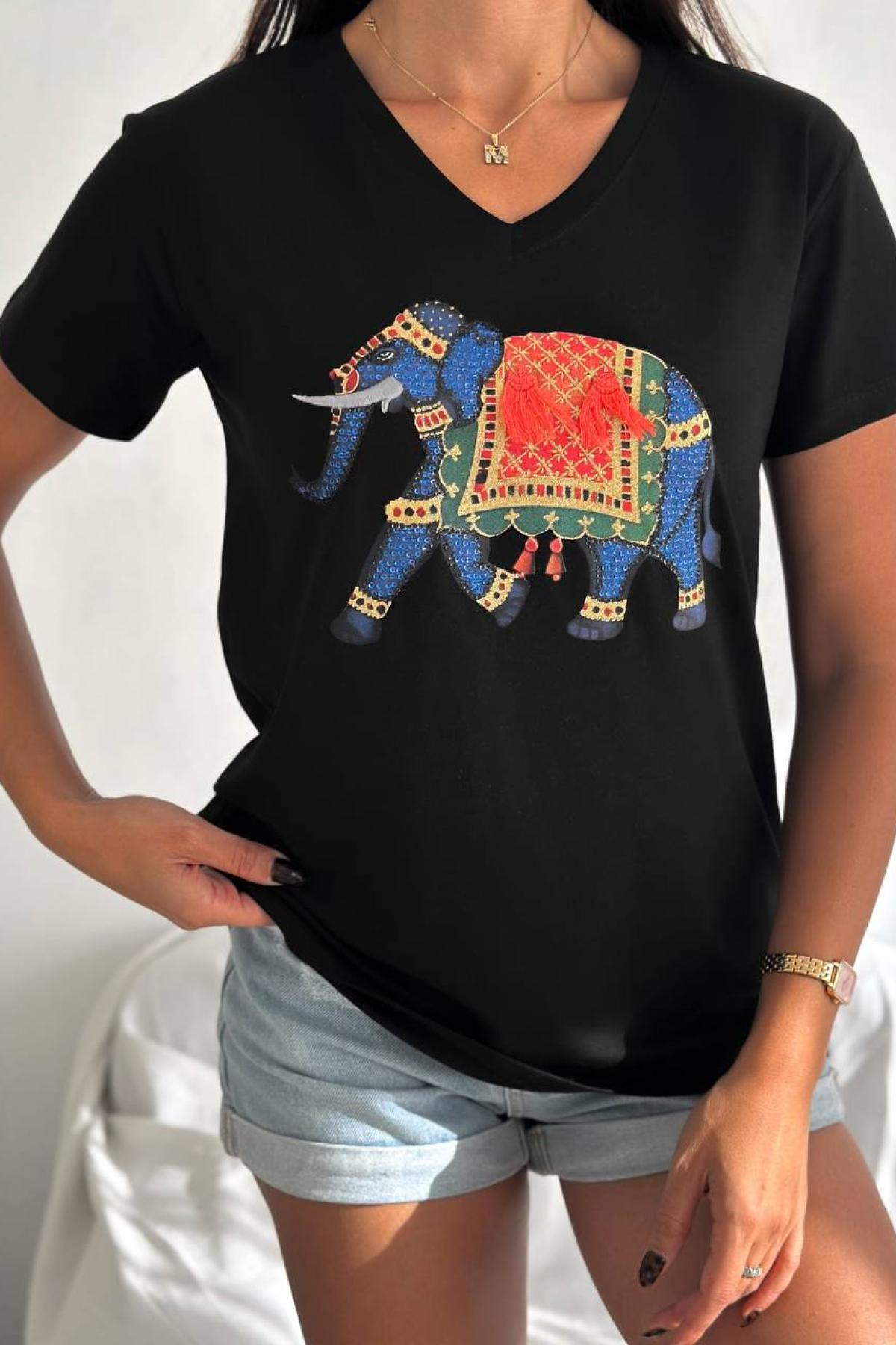 Wholesale Women Black Printed V-Neck T-shirt 720139