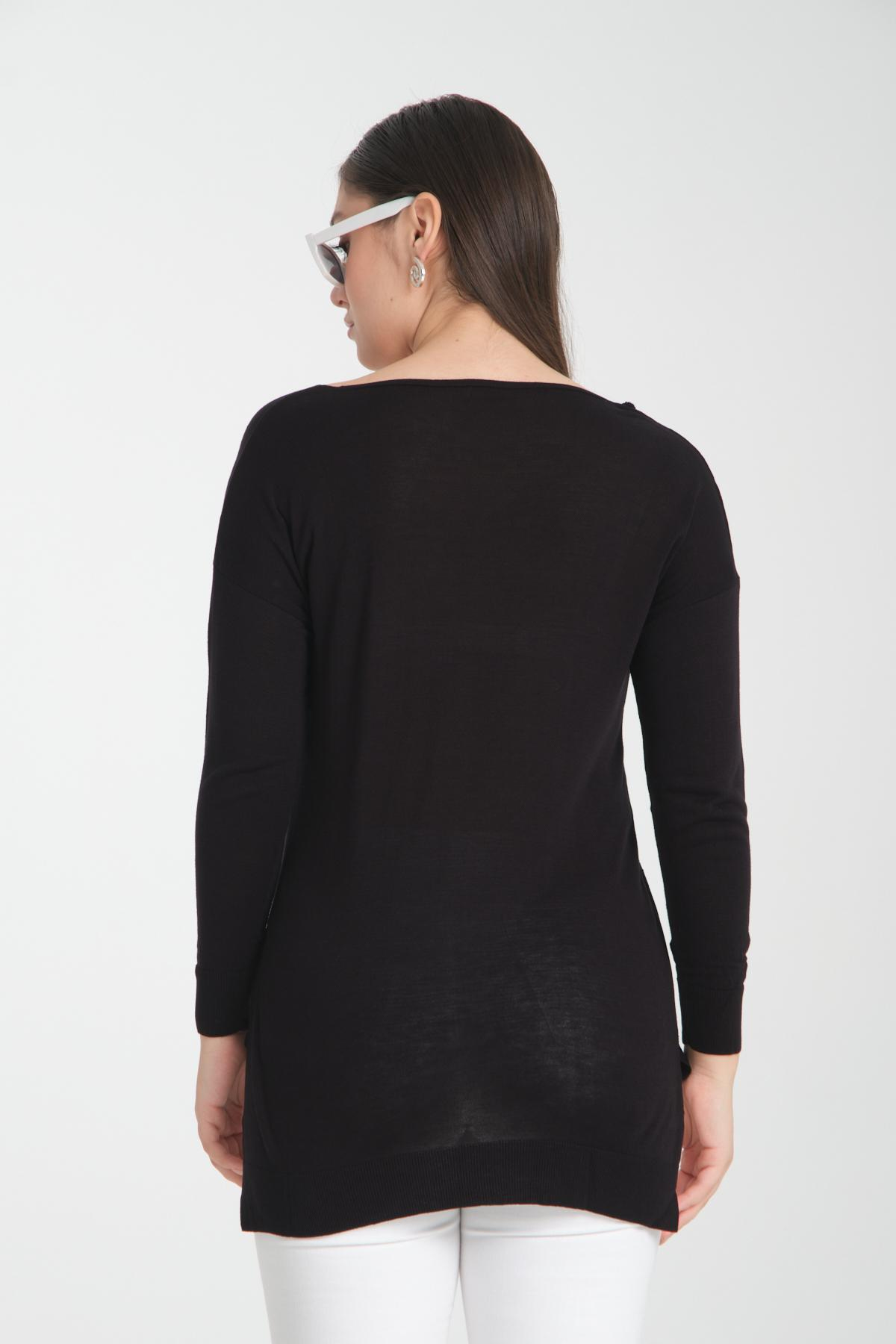 Wholesale Women Black Rhinestone-Embellished V Neck Knit Blouse with Side Slits 722625