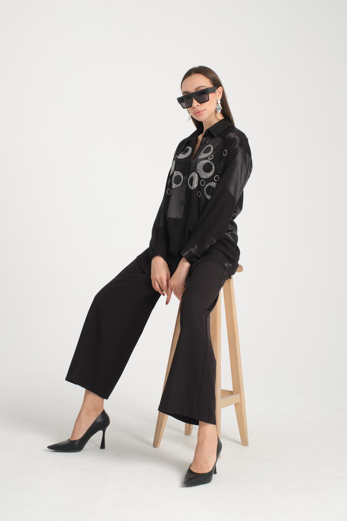Wholesale Women Black Rhinestones Satin Shirt 717129