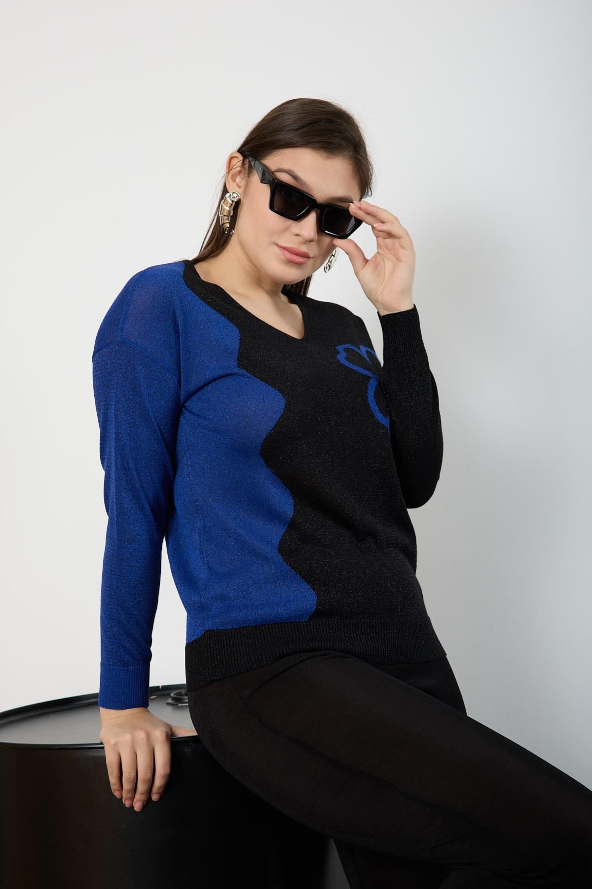 Wholesale Women Black-Sax Two Tone Glittery V-Neck Knit Blouse 725237