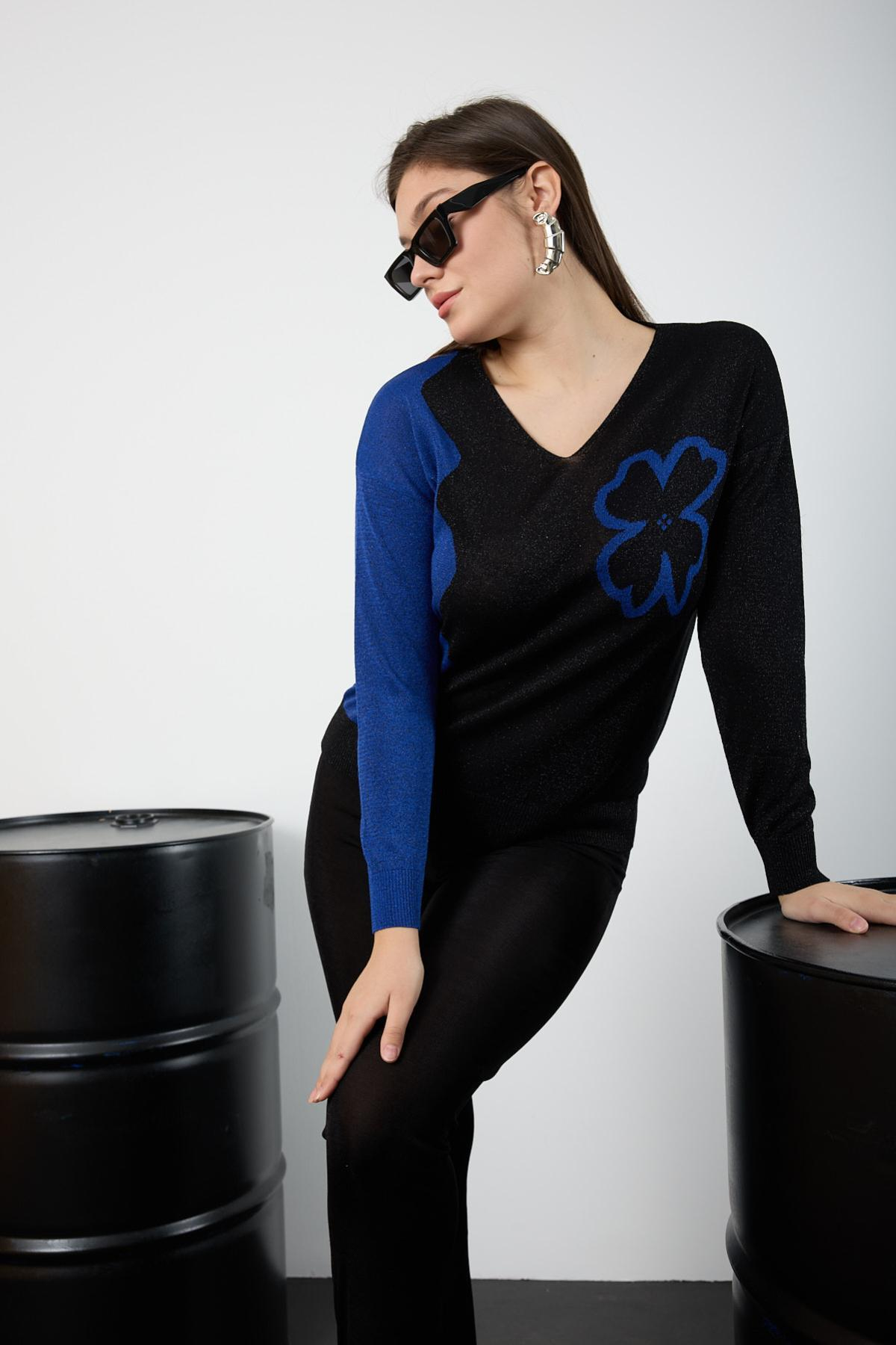 Wholesale Women Black-Sax Two Tone Glittery V-Neck Knit Blouse 725237