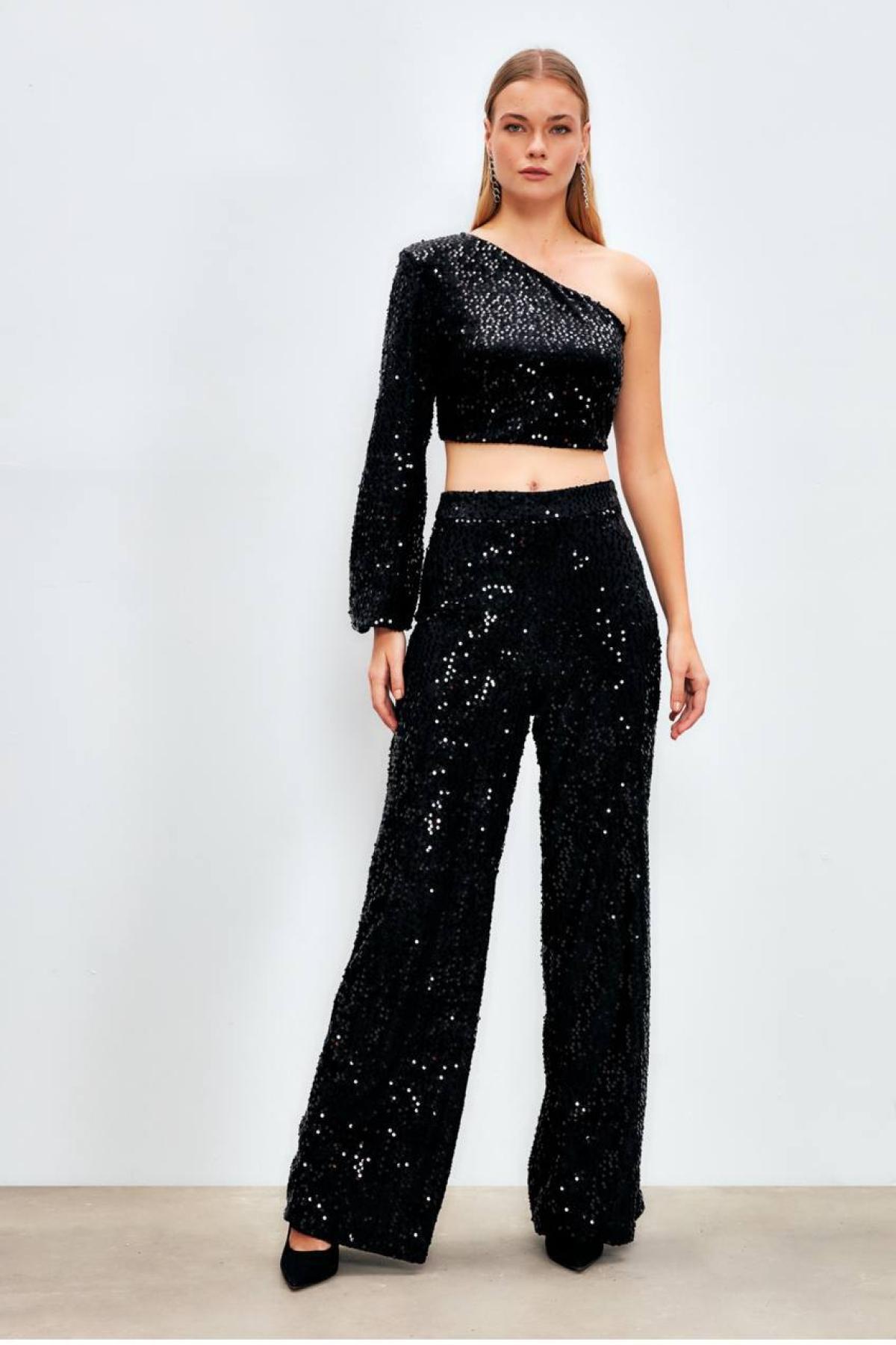 Wholesale Women Black Sequined Crop 719277